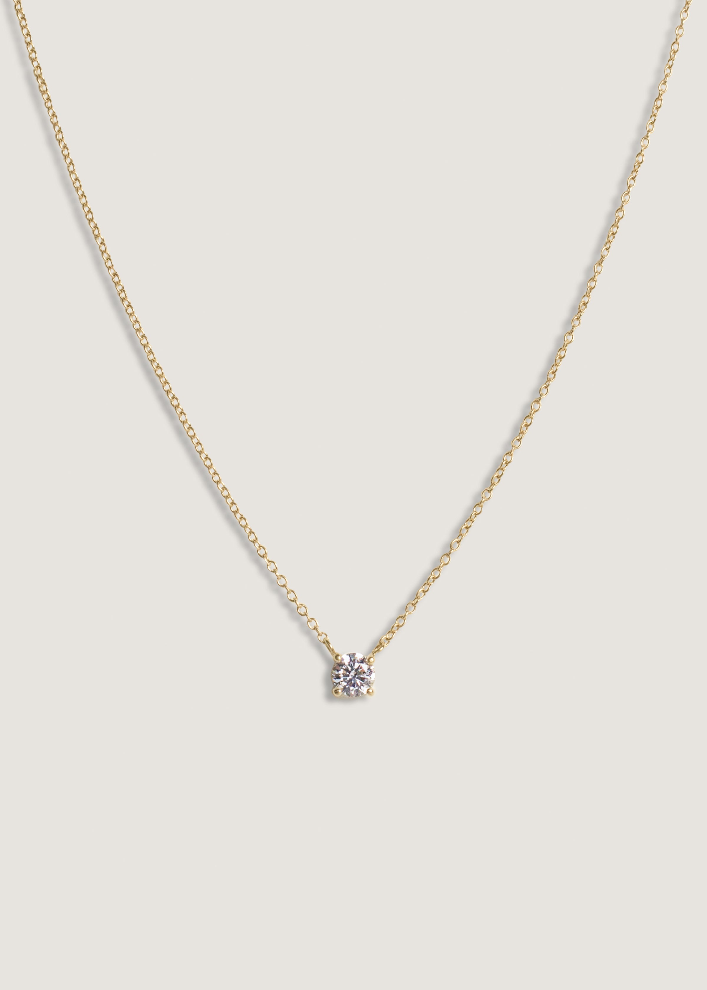 Solitaire Floating Round Diamond Necklace Kinn