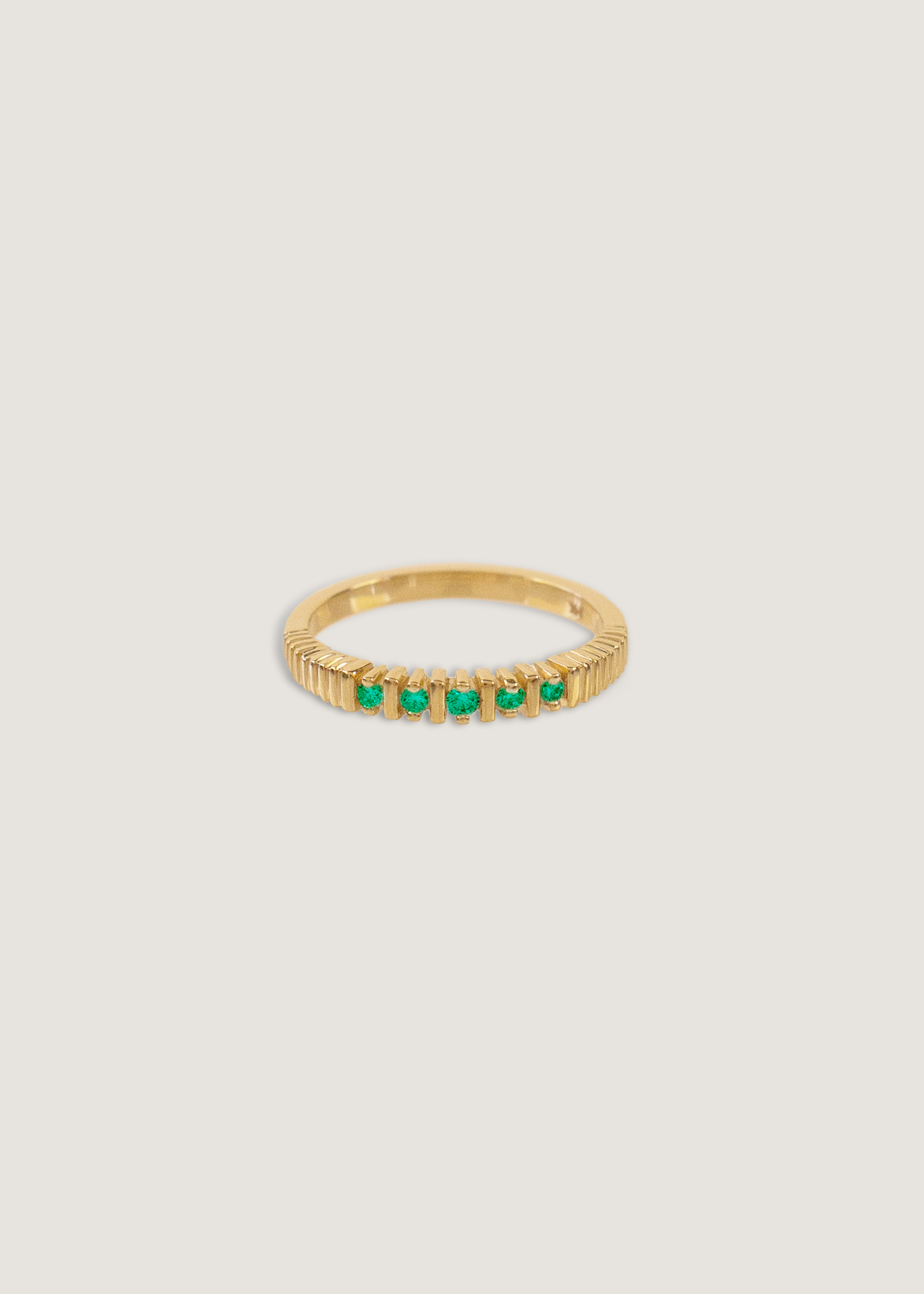 Solis Ribbed Five Emerald Ring