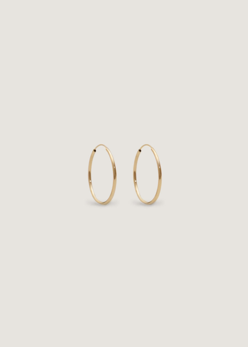 Kinn Studio Classic Hoop Earrings - Gold - M