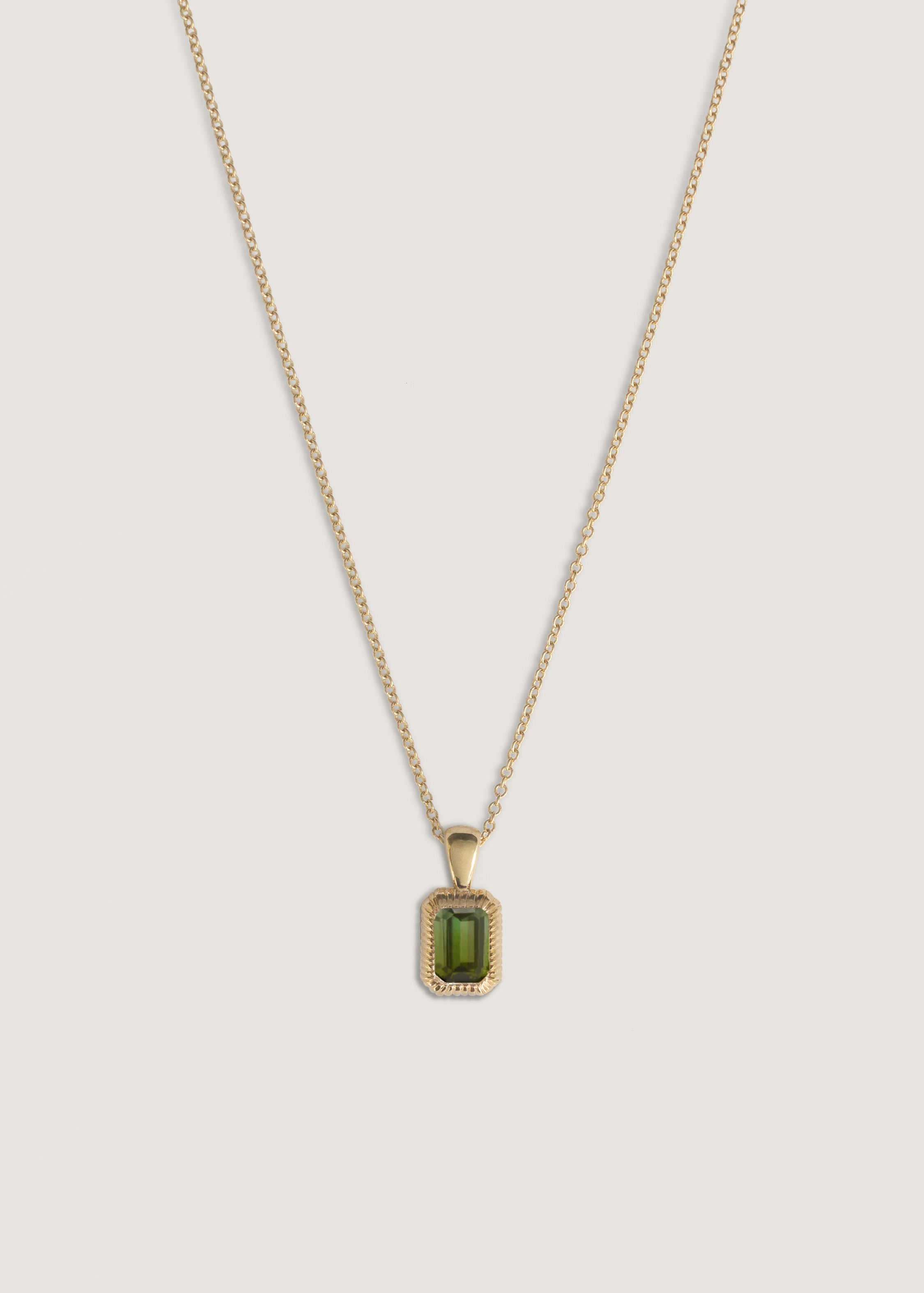 グリーンターラ　ダイヤモンドチャーム14k 14k Gold Lyra Emerald Cut Green Tourmaline Pendant | Kinn