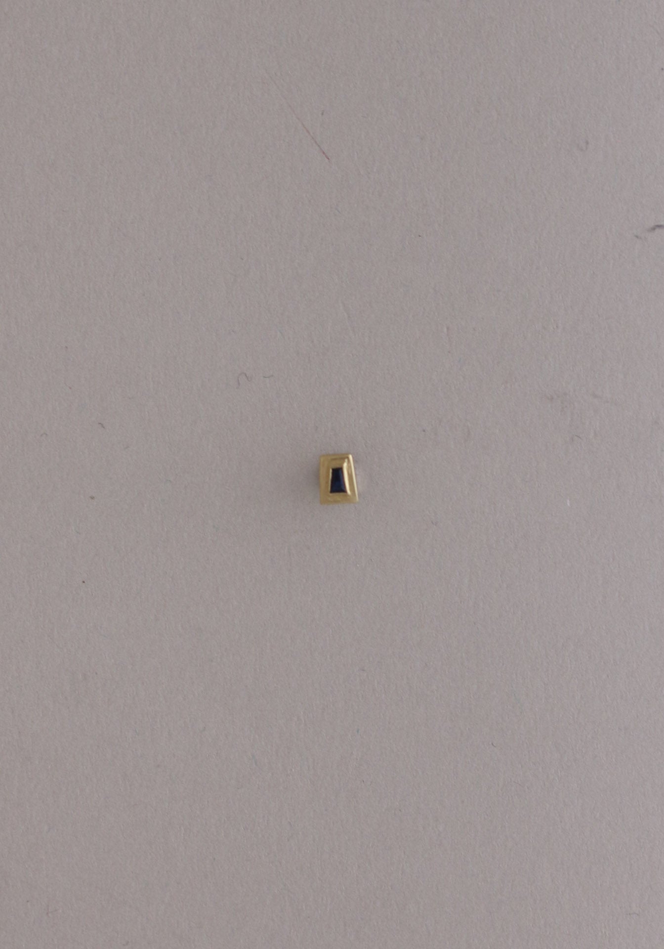 Archive Colette Baguette Stud Earrings Blue Sapphire - Single