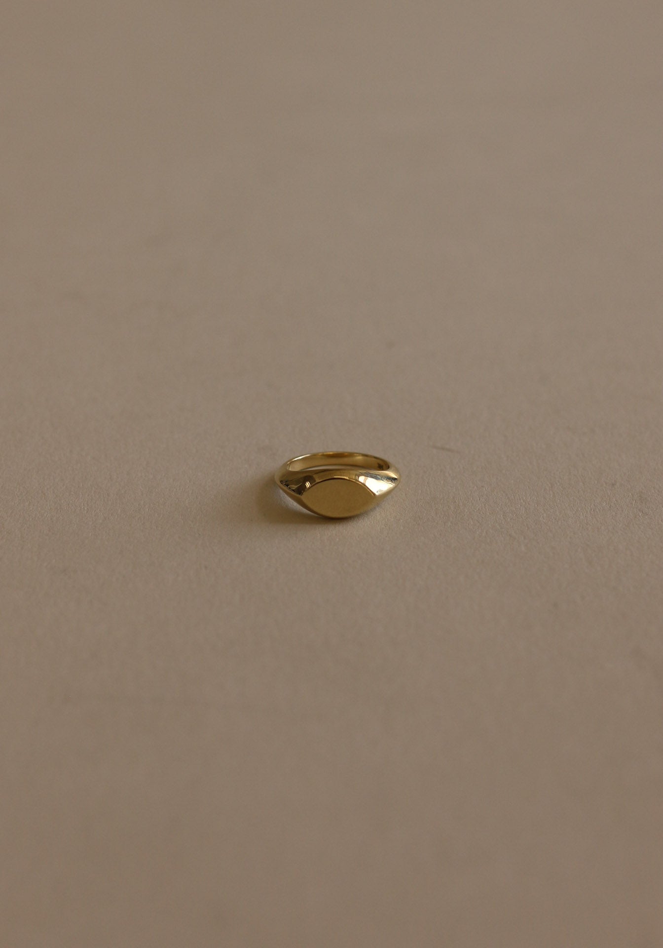 Archive Eloise Signet Ring