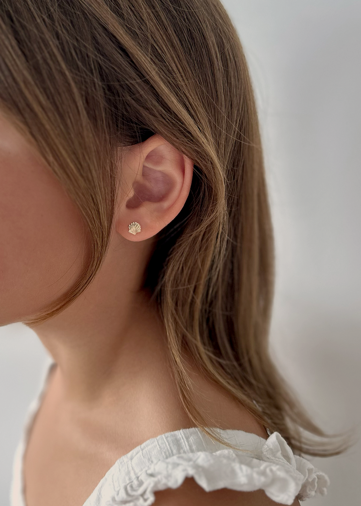 Bebe Shell Bébé Gold Shell Stud Earrings for Kids | Kinn Studio