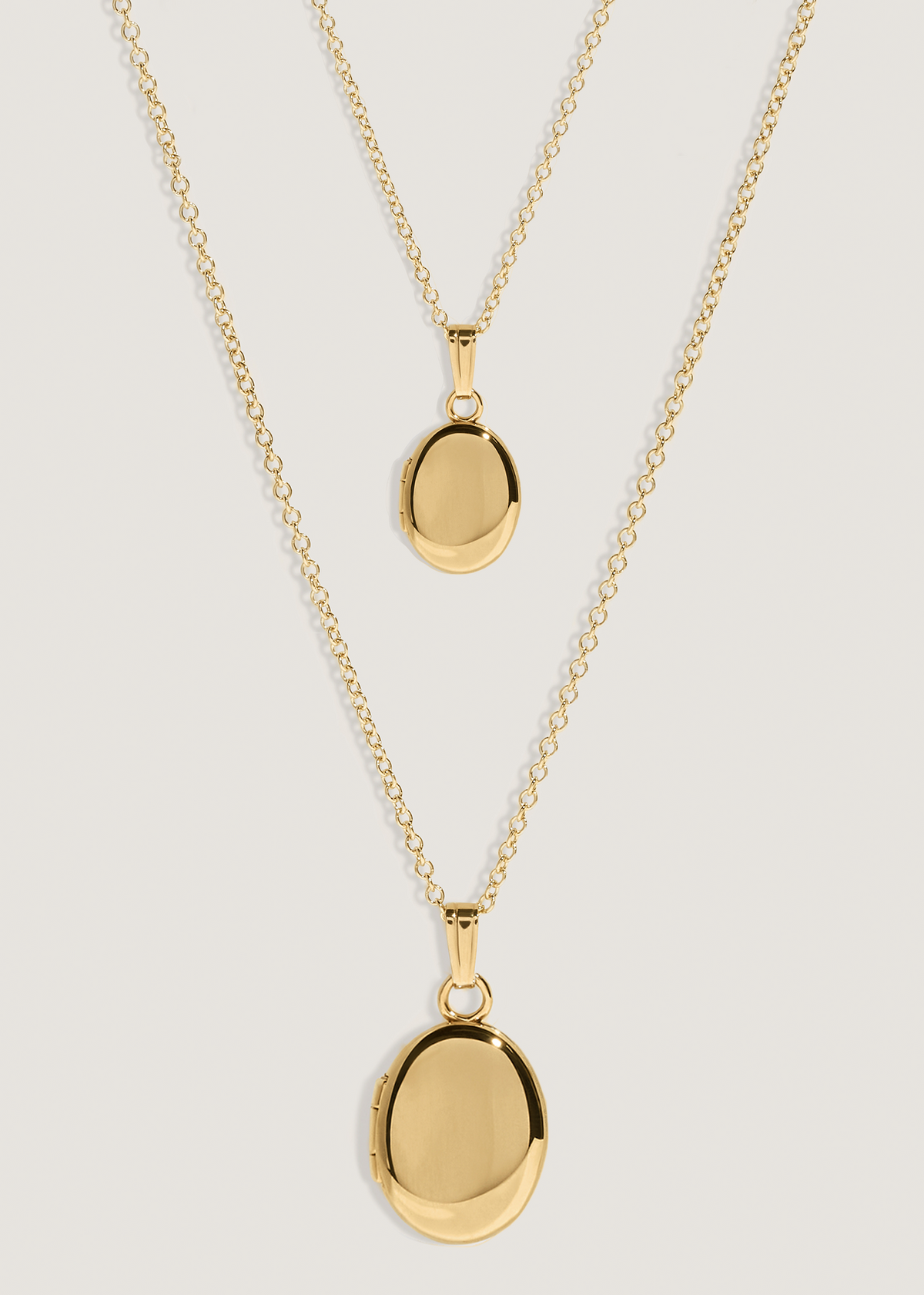 Mommy + Bébé Maison Oval Locket Necklaces | Kinn Studio