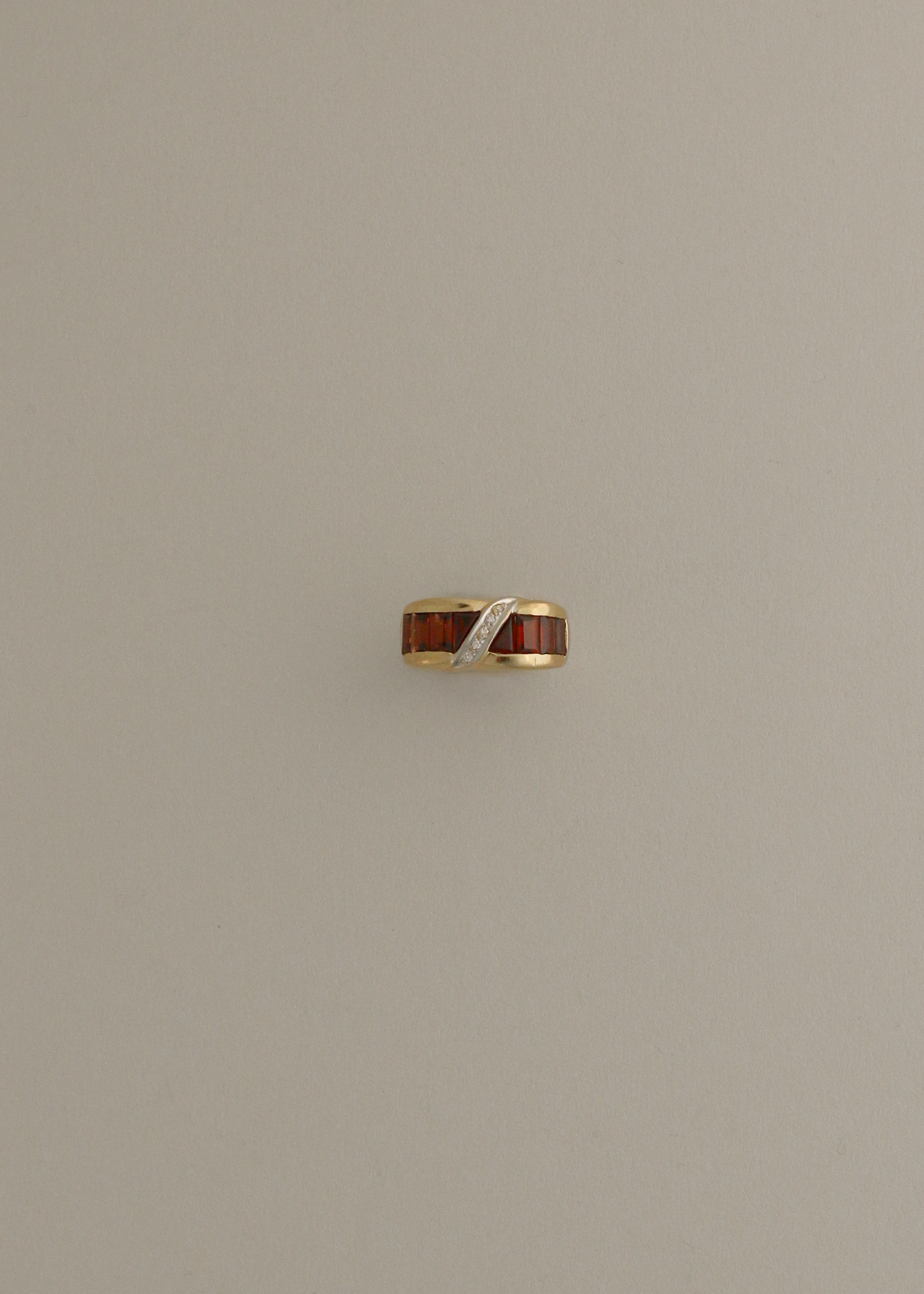 Ring Vintage Garnet Diagonal Pavé 14k Ring
