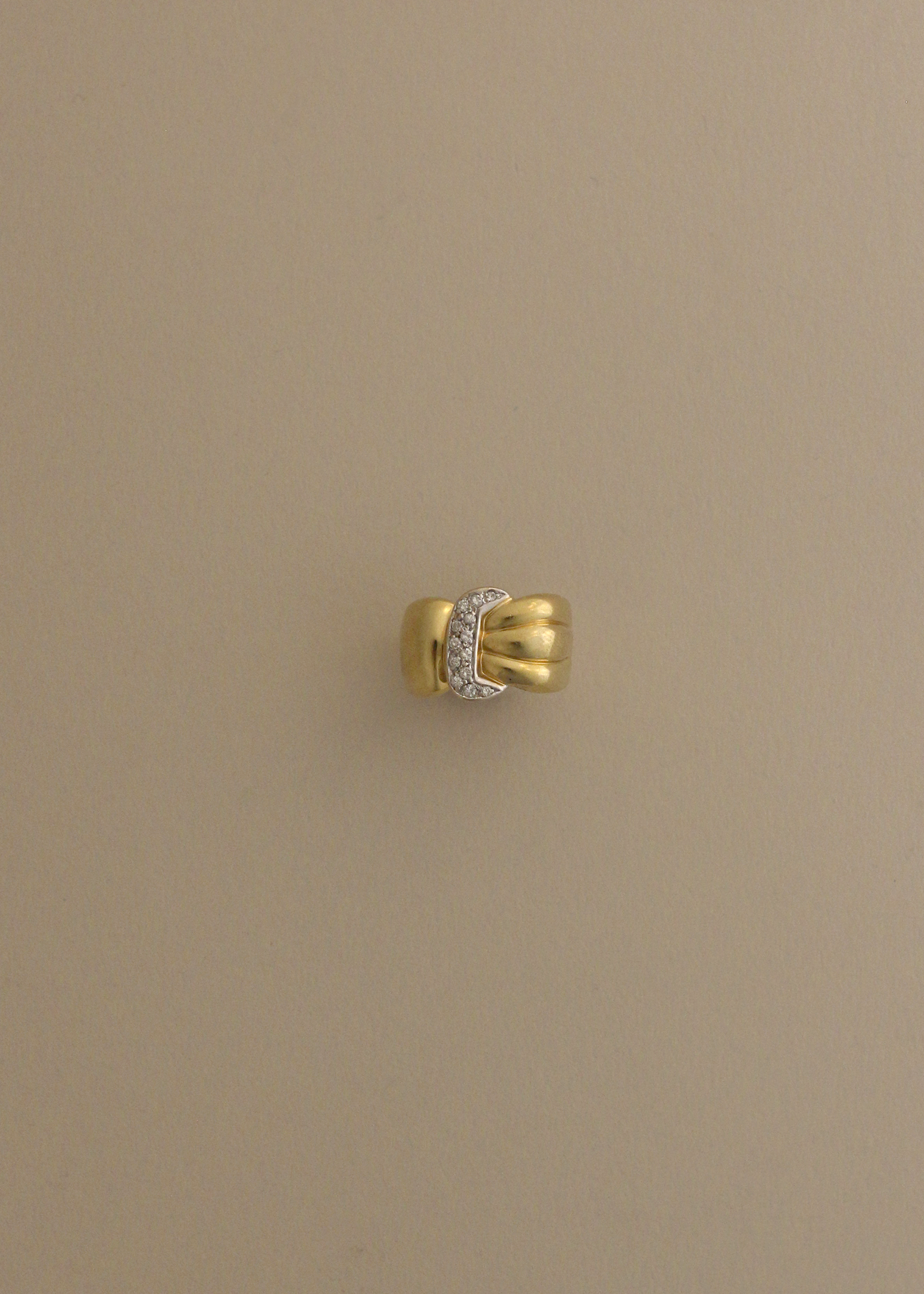 Vintage Pavé Buckle 18k Diamond Ring