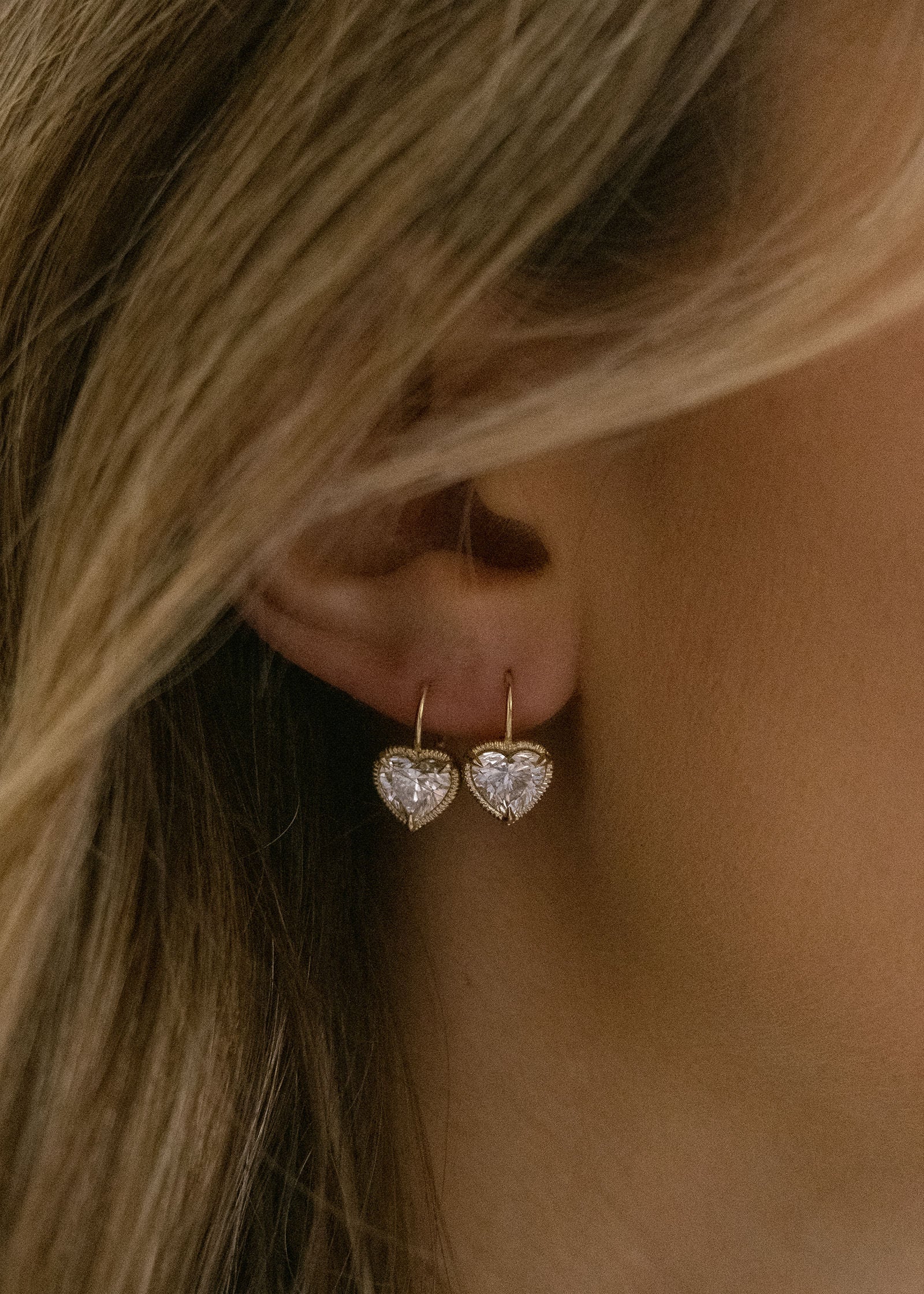 Solis Ribbed Heart Diamond Earrings