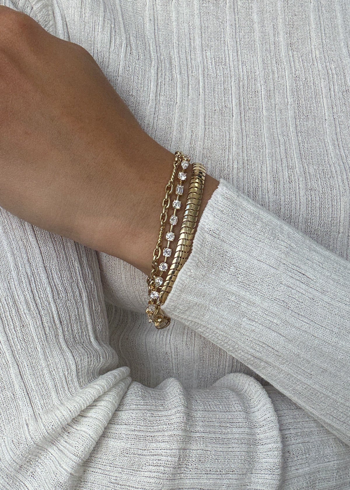 Claire Twist 14k Gold Bracelet Chain | Kinn Studio