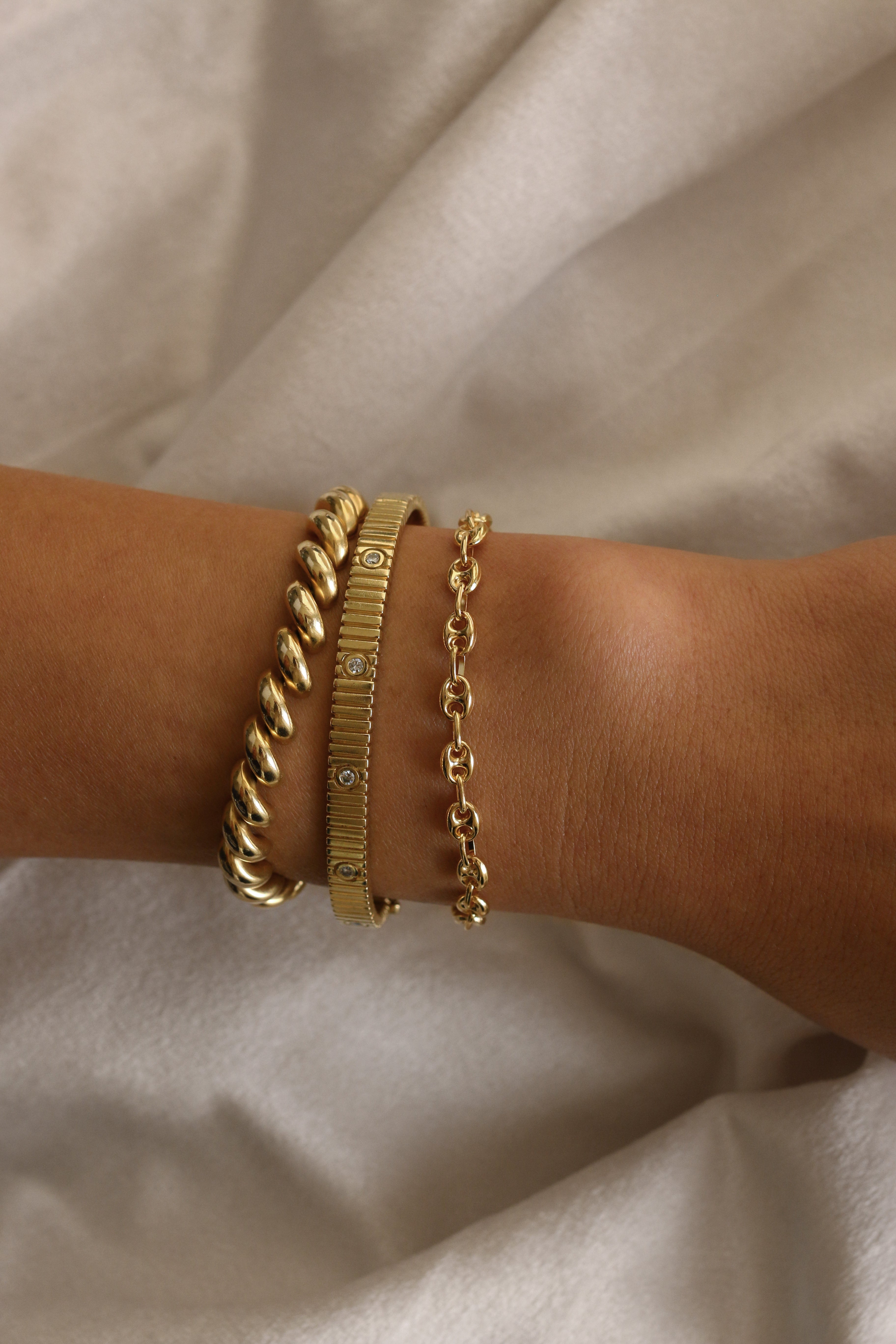 Petite Puffed Mariner Chain Bracelet Gold