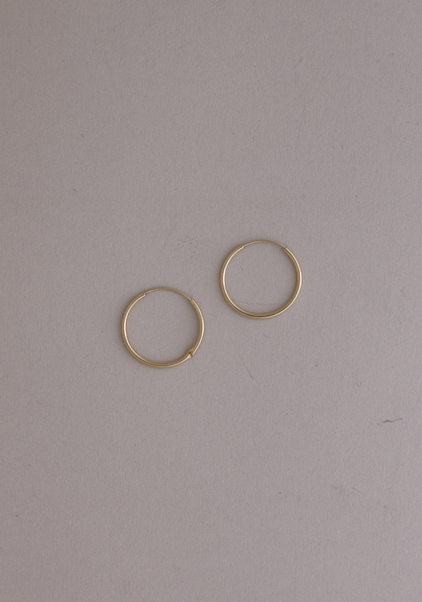 Archive Lightweight Hoop Earrings Medium