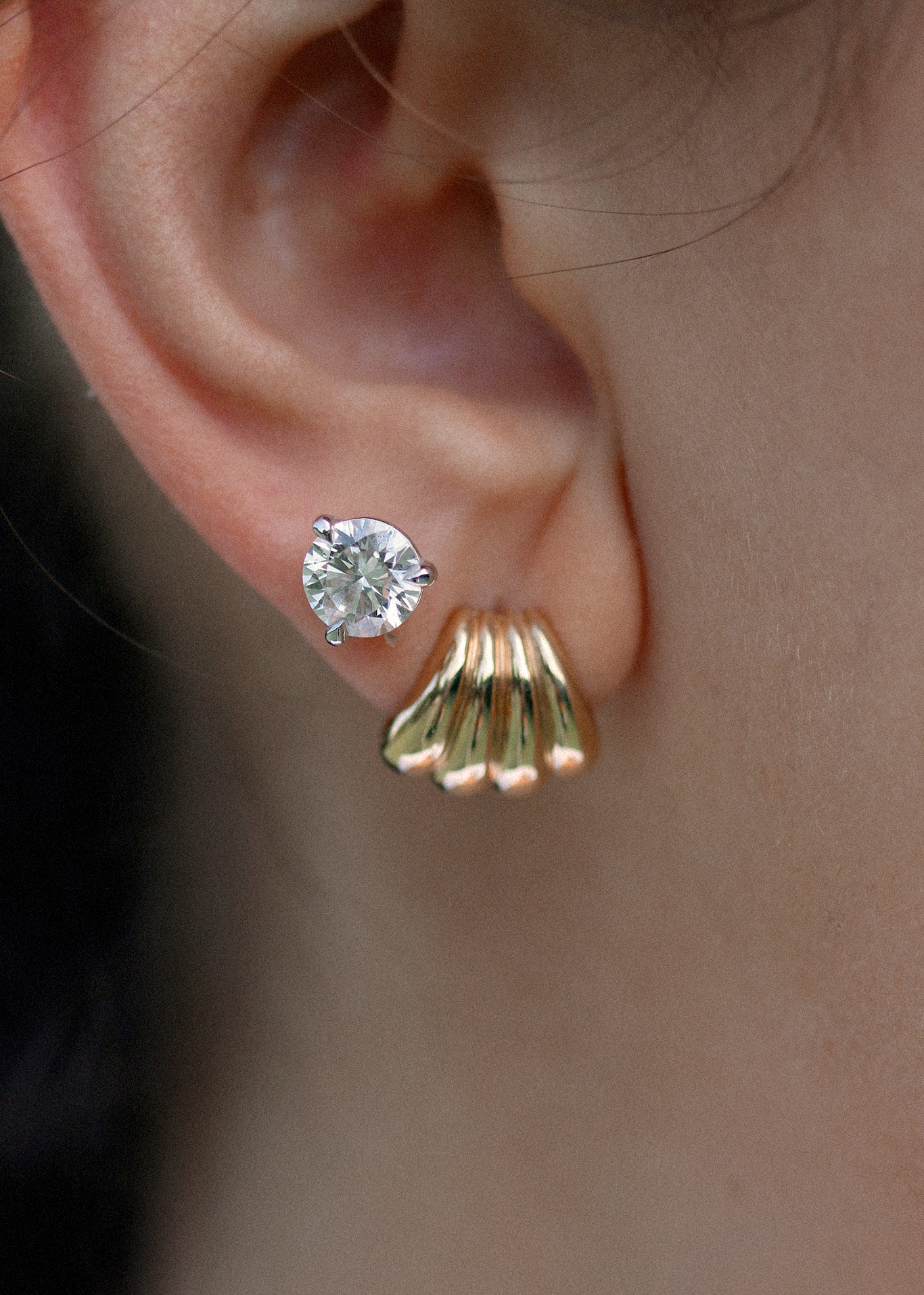 June Round Stud Earrings Diamond