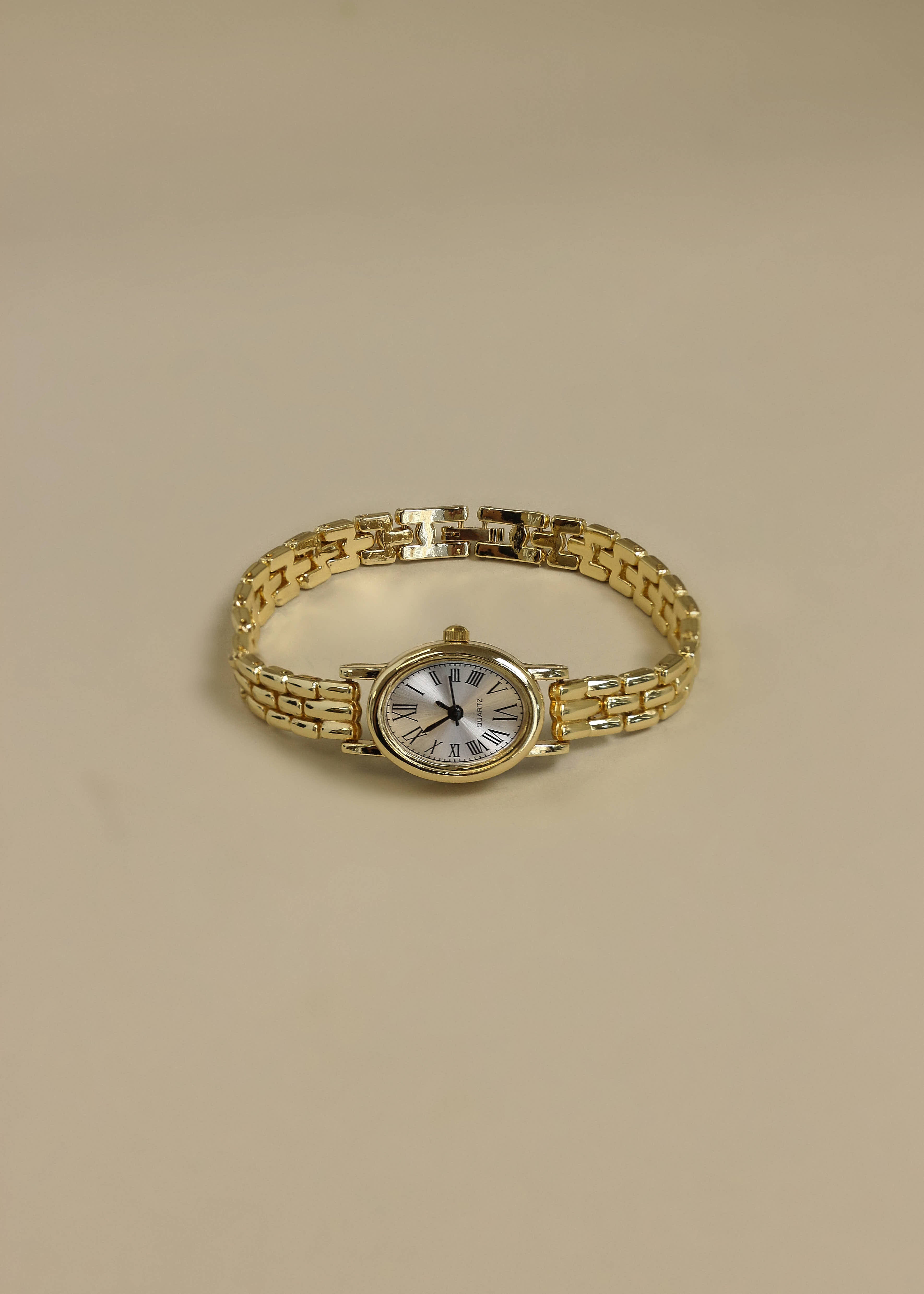 Vintage Quartz Oval Watch