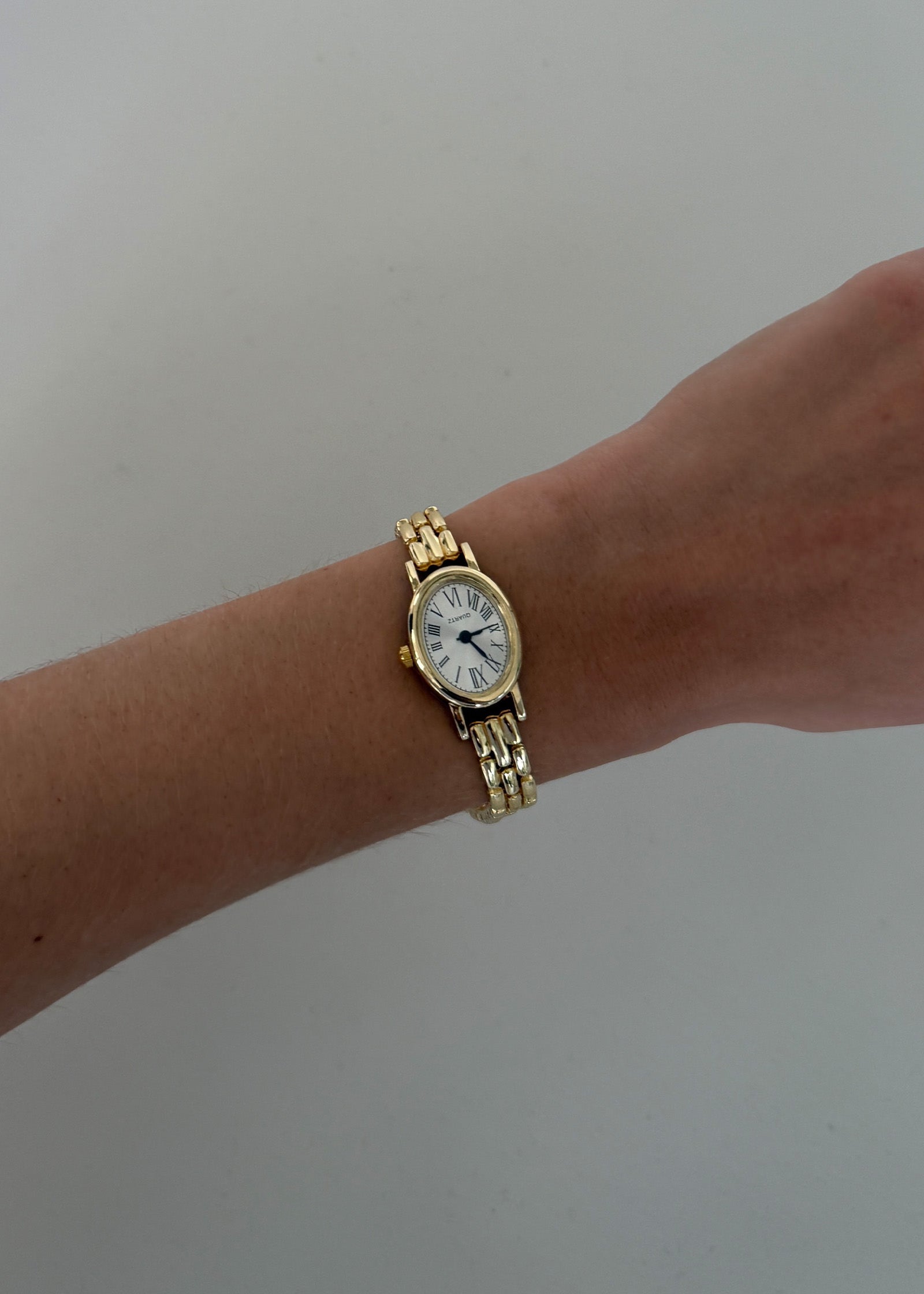 Vintage Quartz Oval Watch