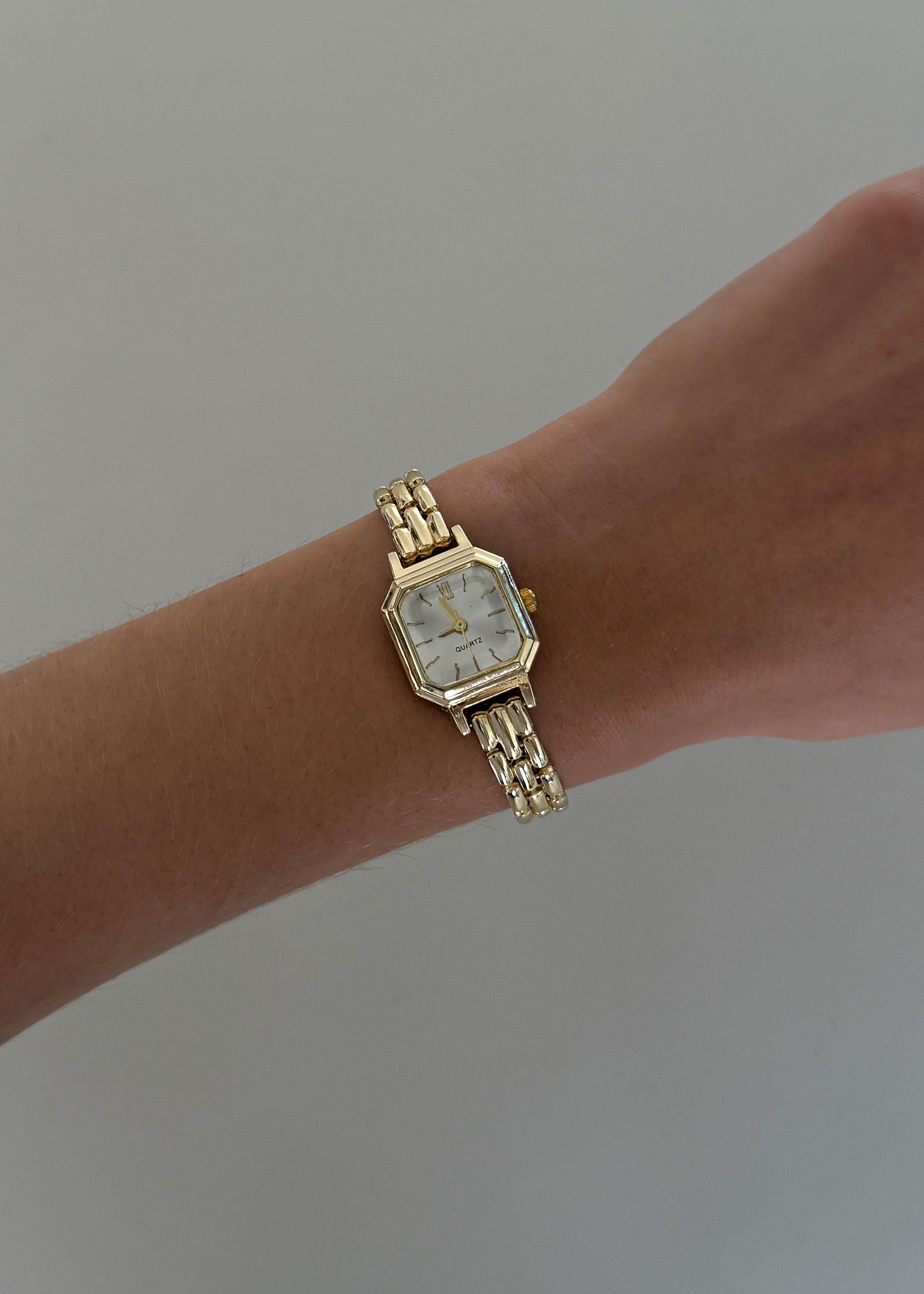 Vintage Quartz Square Watch