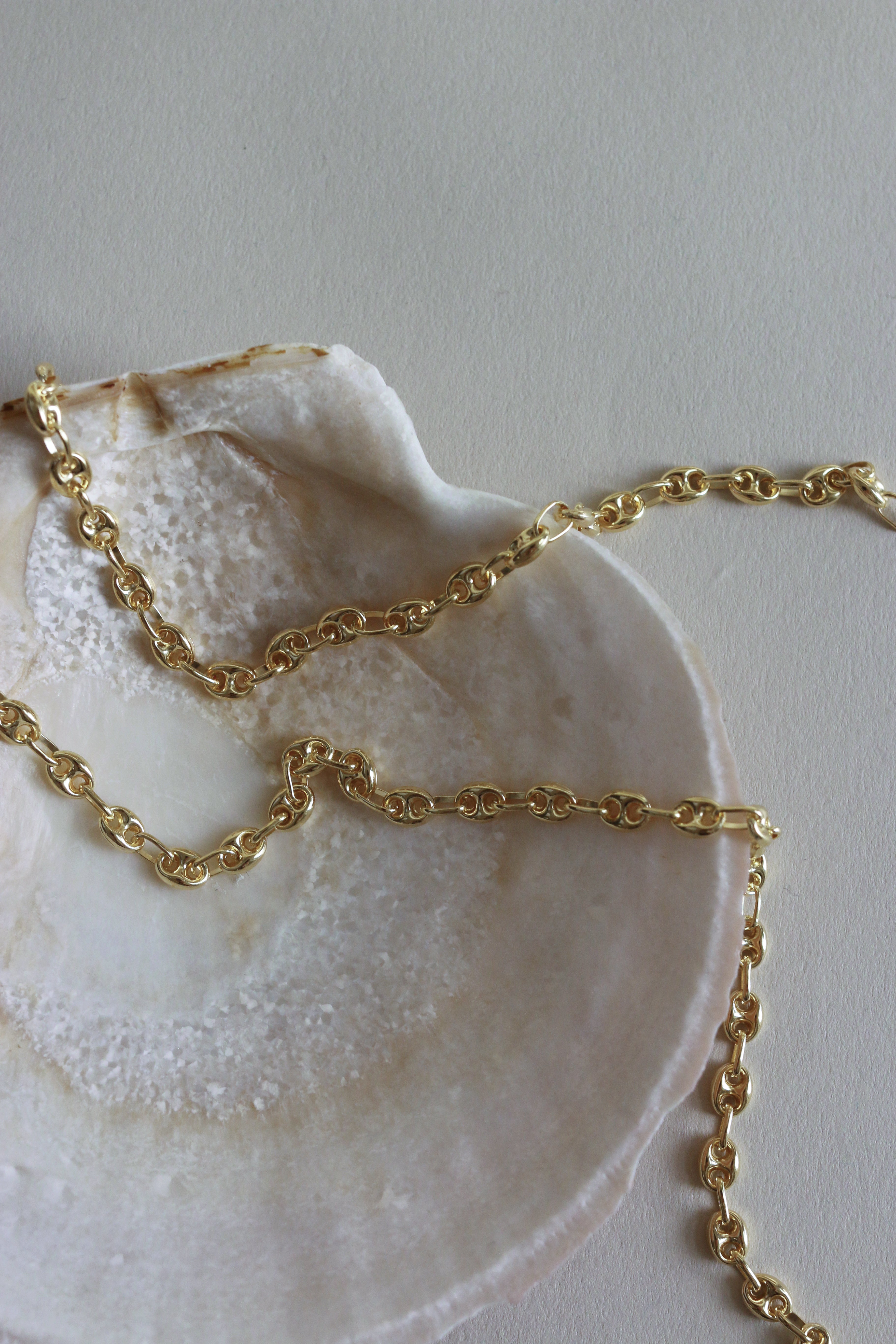 Petite Puffed Mariner Chain Necklace Gold