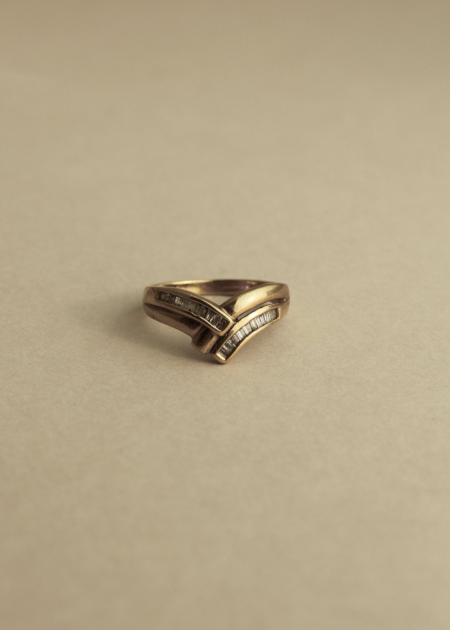 Vintage 14K Gold Wave Ring with Diamonds