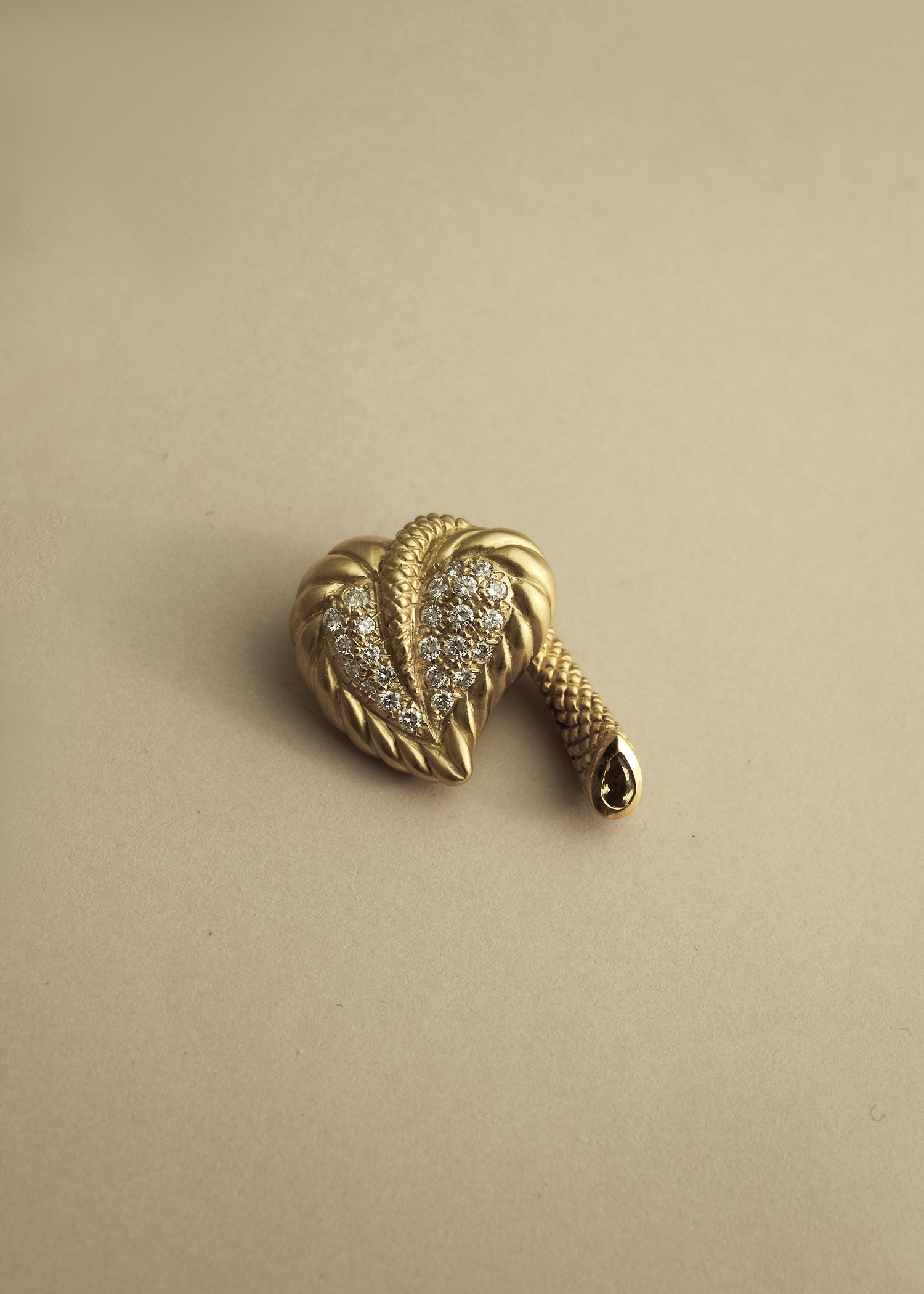 Vintage 18K Gold Leaf Brooch