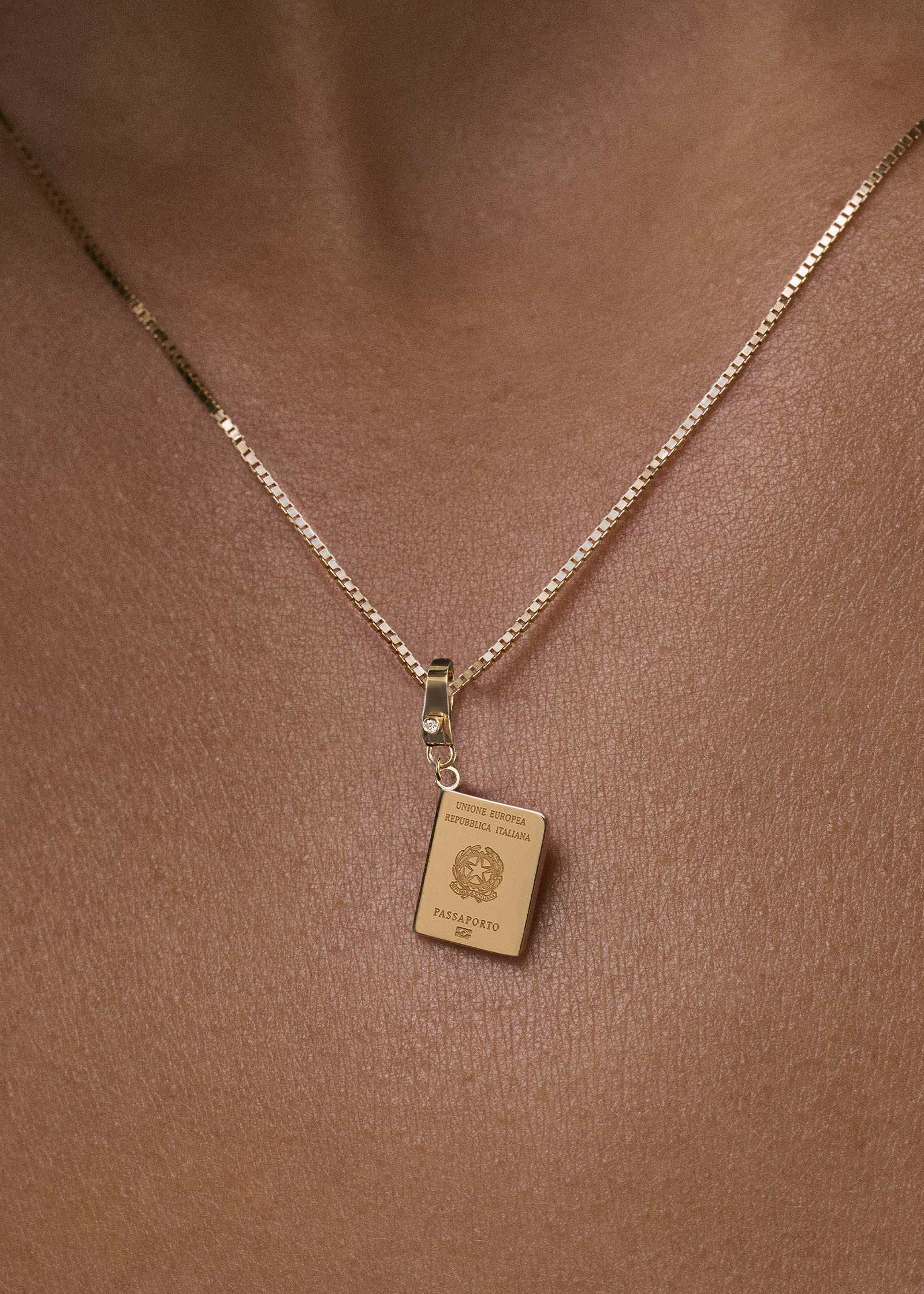 14k Gold Italian Heritage Passport Charm | Kinn
