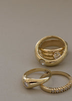 alt="Round Diamond Signet Ring"