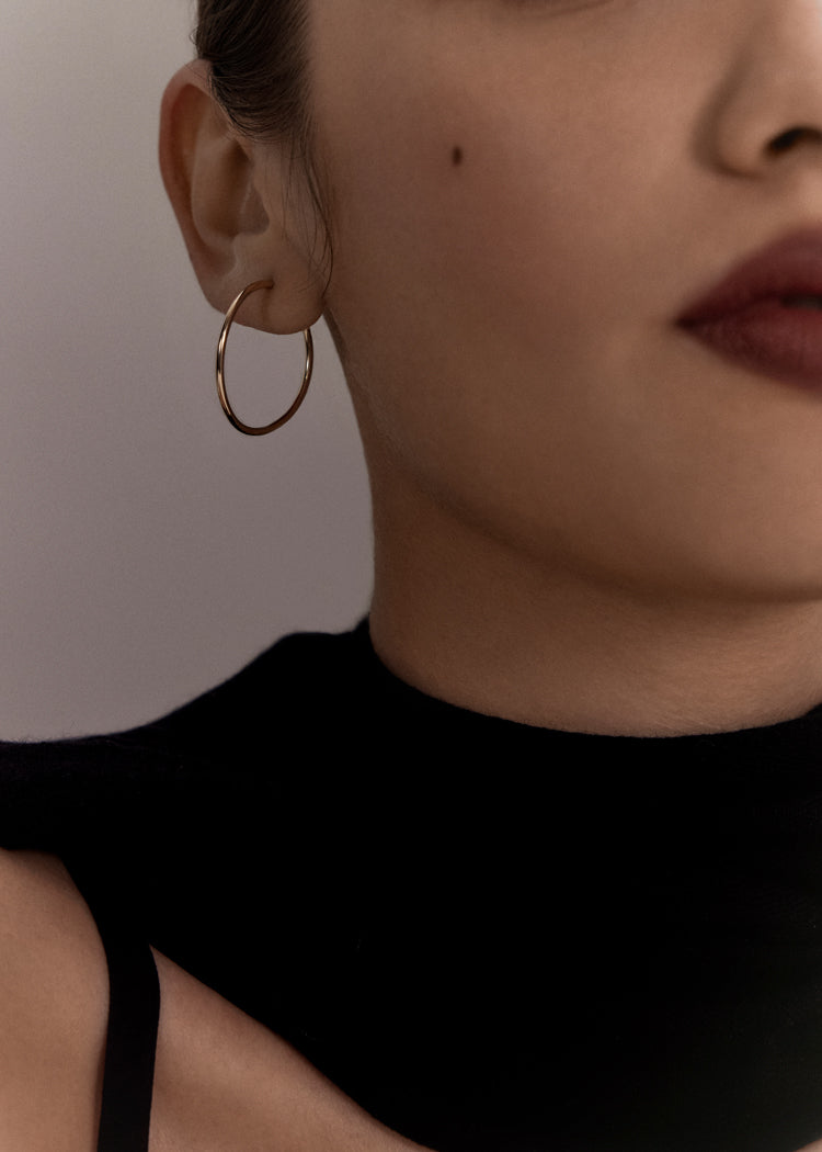 Light weight gold best sale hoop earrings