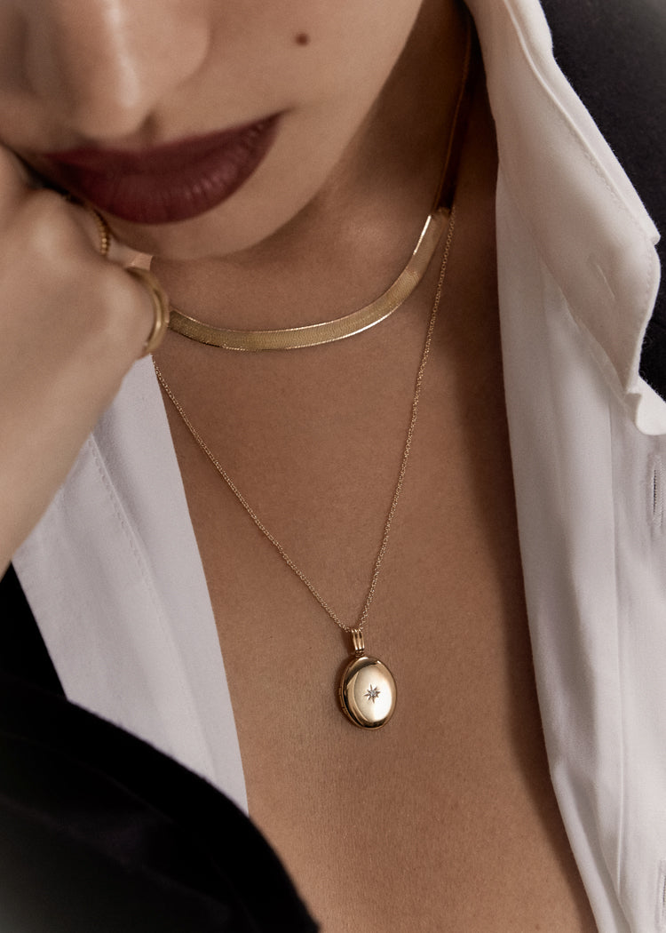 Maison Oval Locket Necklace Diamond Kinn - Main Image