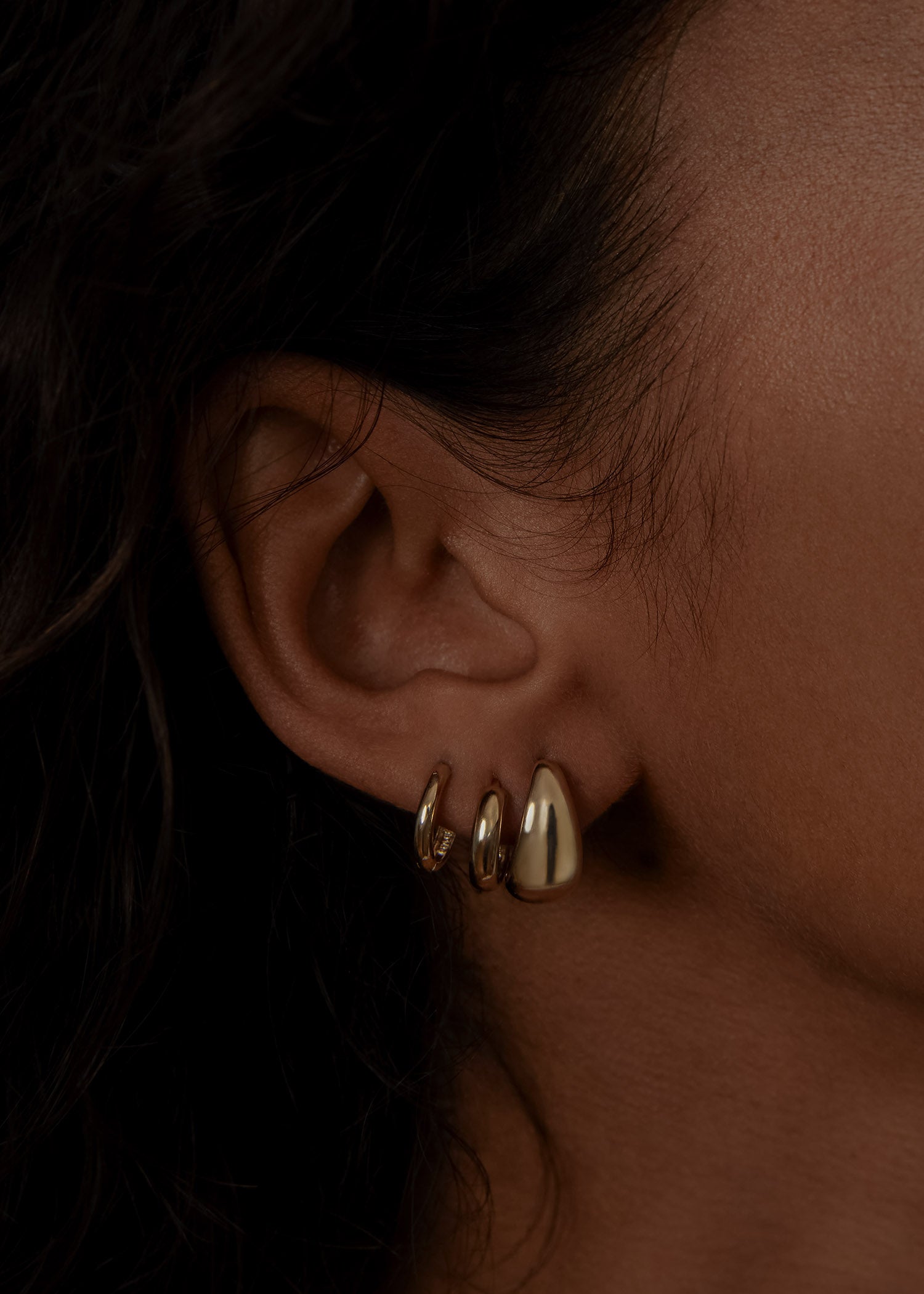 Petite Huggie Earrings Kinn
