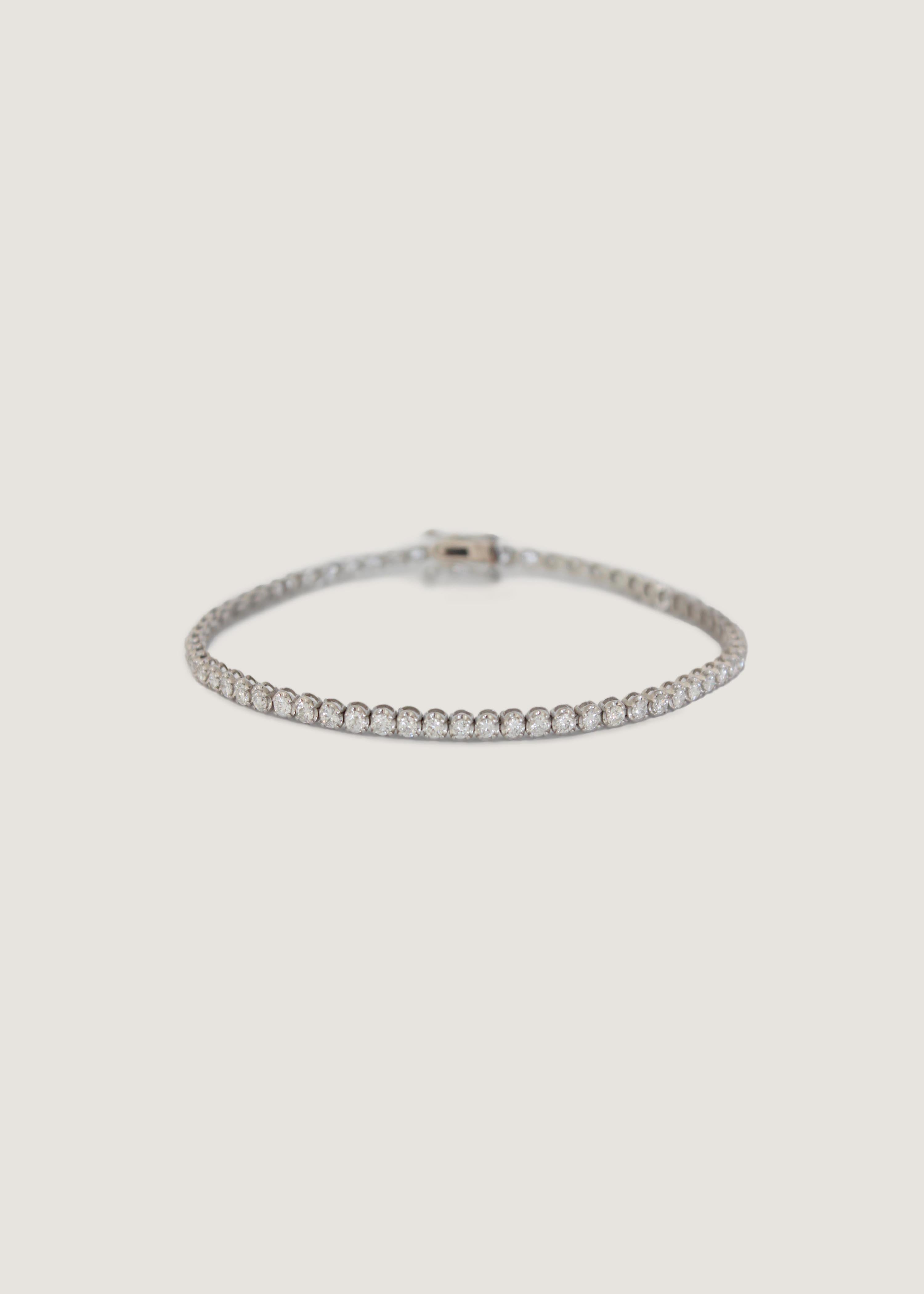 alt="Madison Diamond Tennis Bracelet white gold"