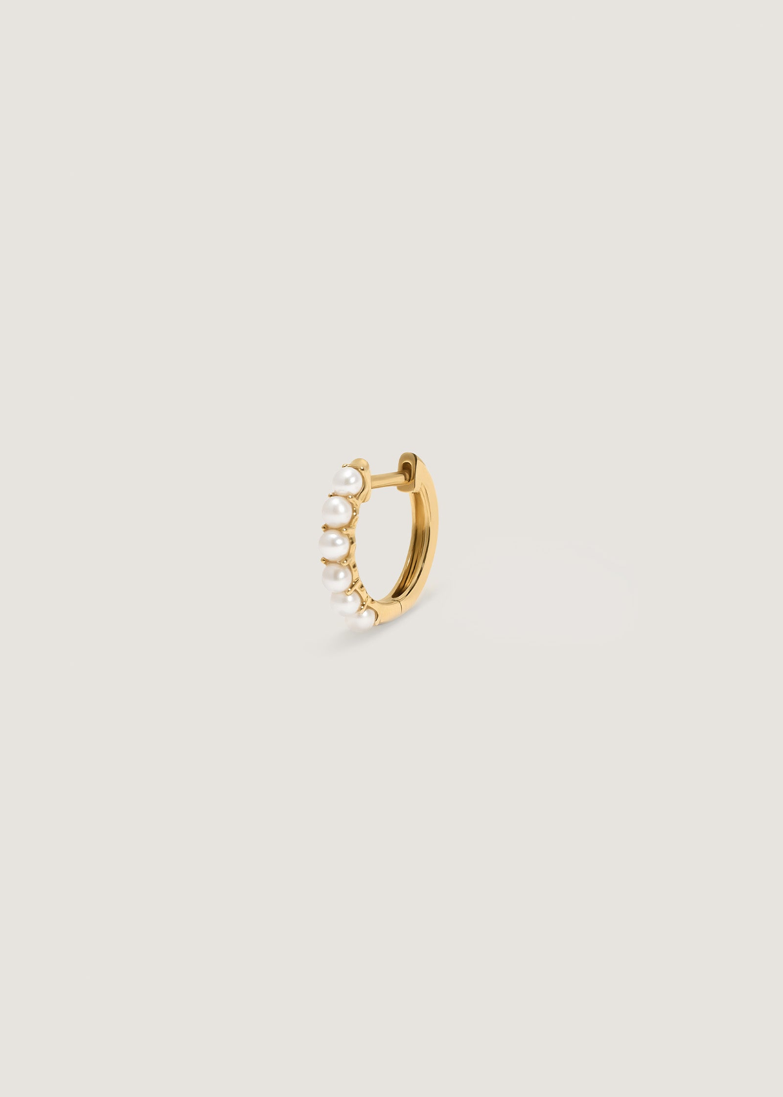 Single Kinn 14k Gold Marina Pearl Huggie Hoop Earring
