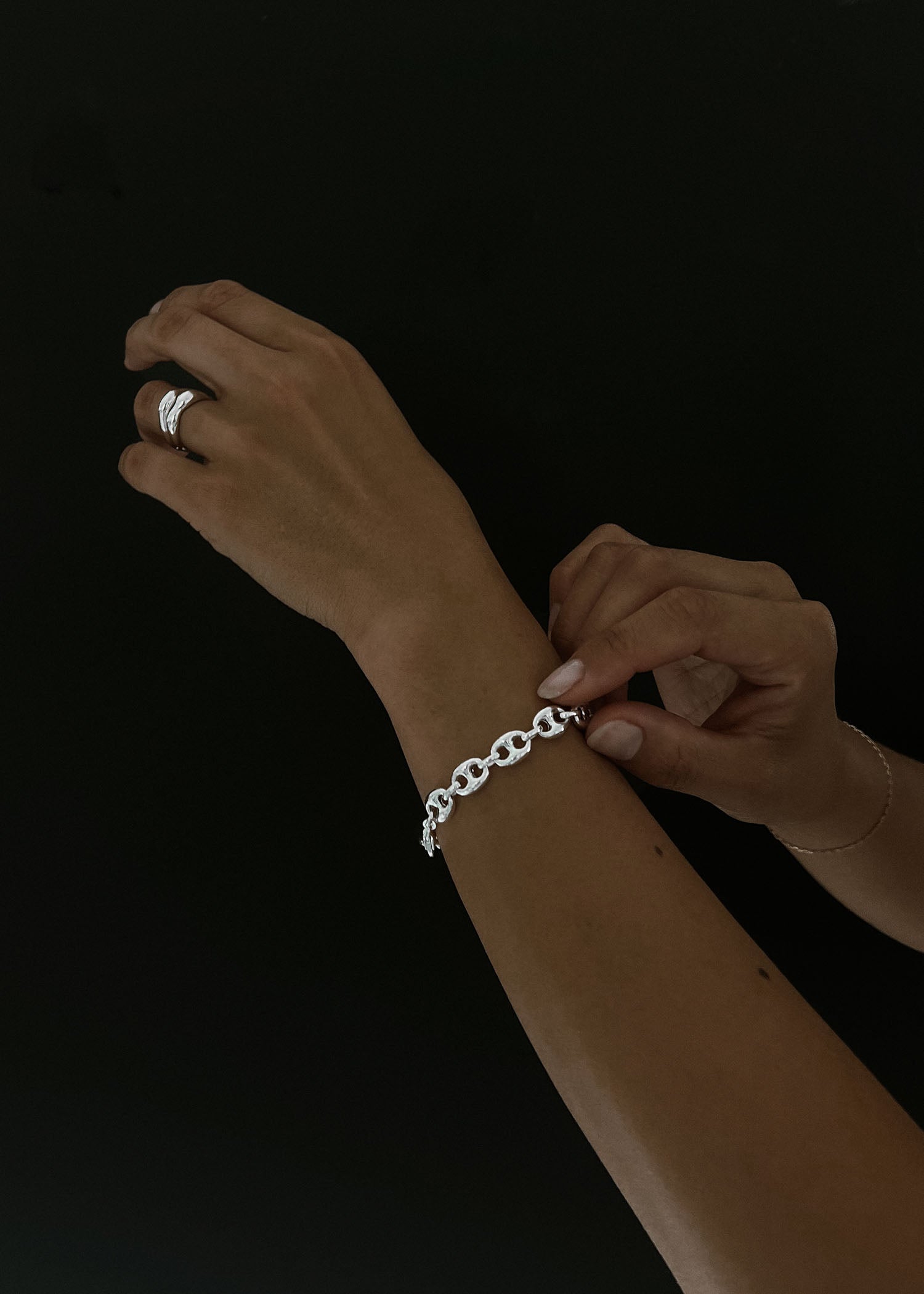 alt="Puffed Mariner Chain Bracelet"