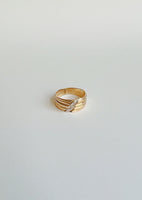 Vintage Ribbed Three Diamond Ring