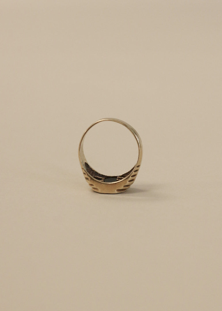 Kinn Vintage 14k Gold Octagon Ribbed Onyx Ring
