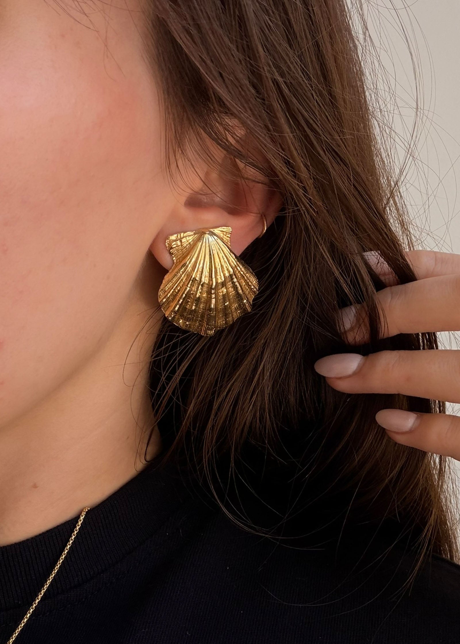 Vintage Clip On Shell Earrings