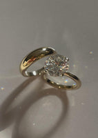 alt="Dare To Love Dome Ring I (NON-HOLLOW) with the Elizabeth II" 