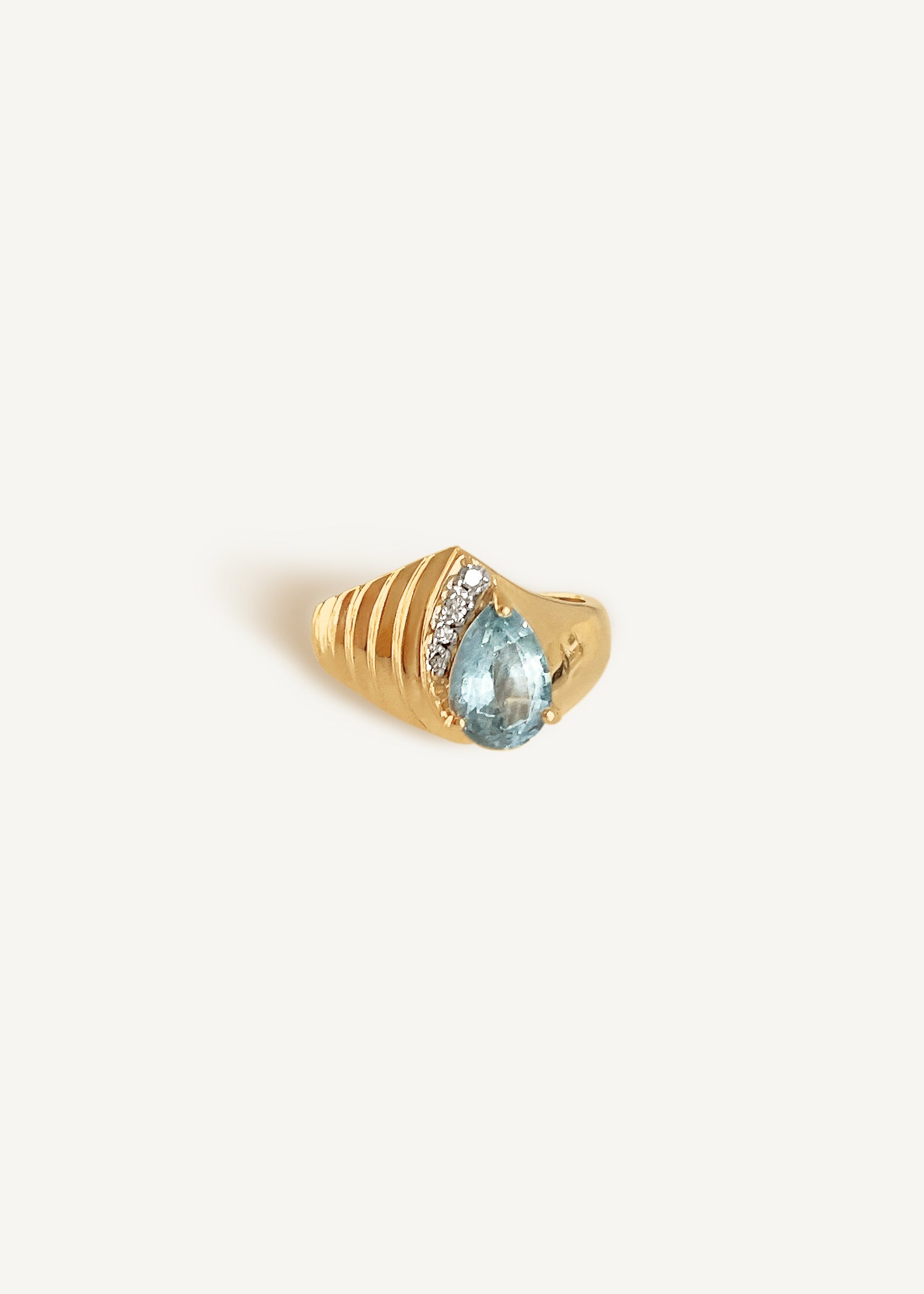 Vintage Ribbed Aquamarine Ring