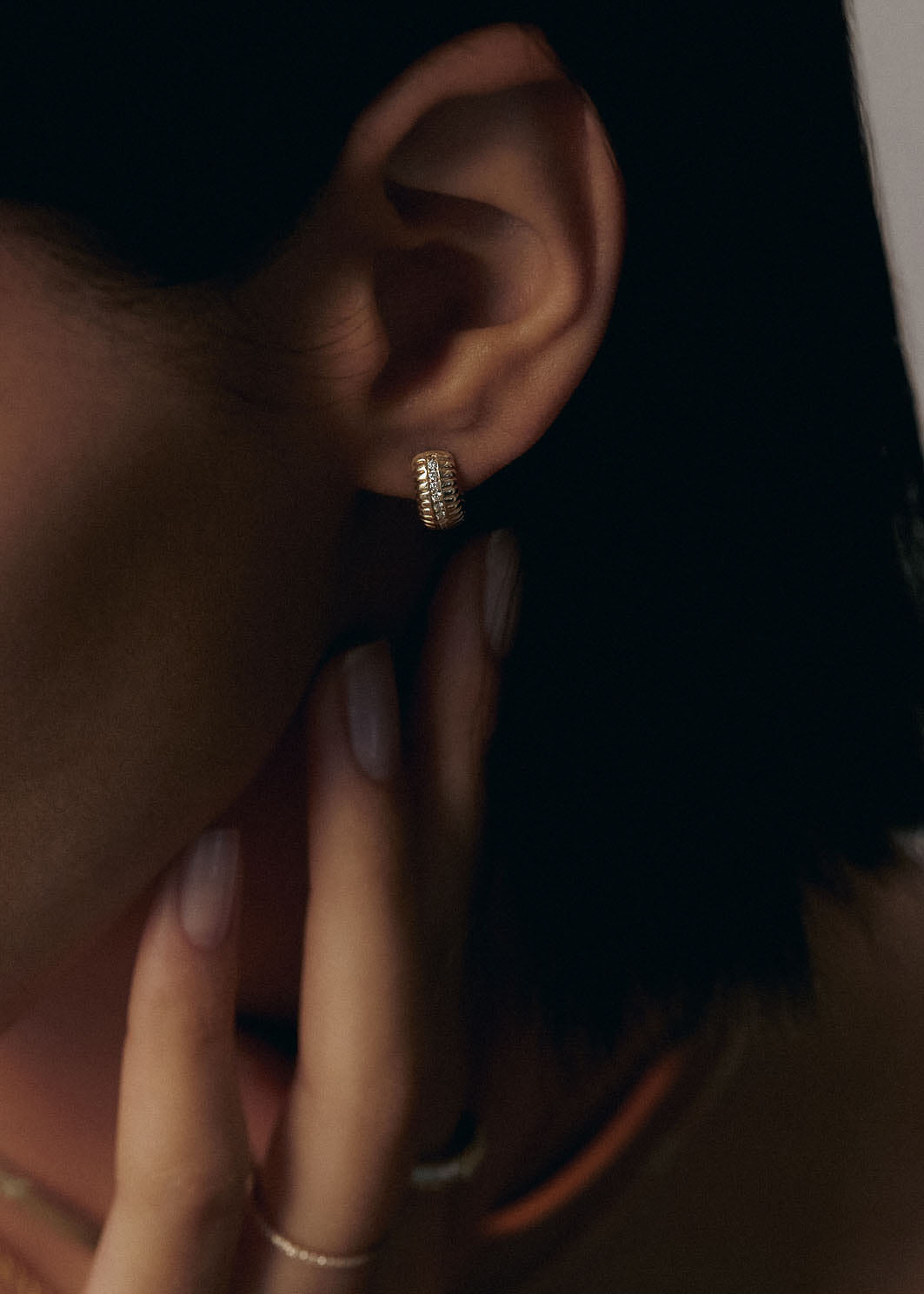 Solis Ribbed Pavé Diamond Earrings