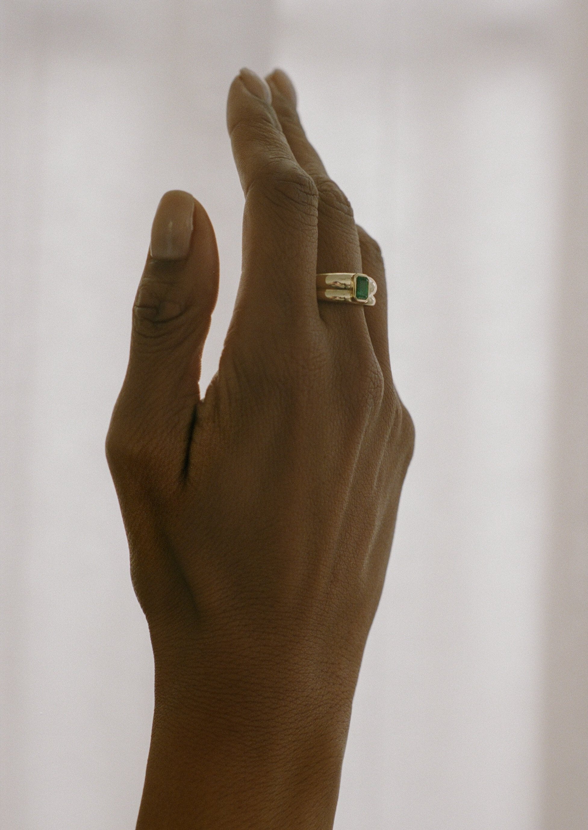 alt="Françoise Stacked Ellipse Ring II - Emerald"
