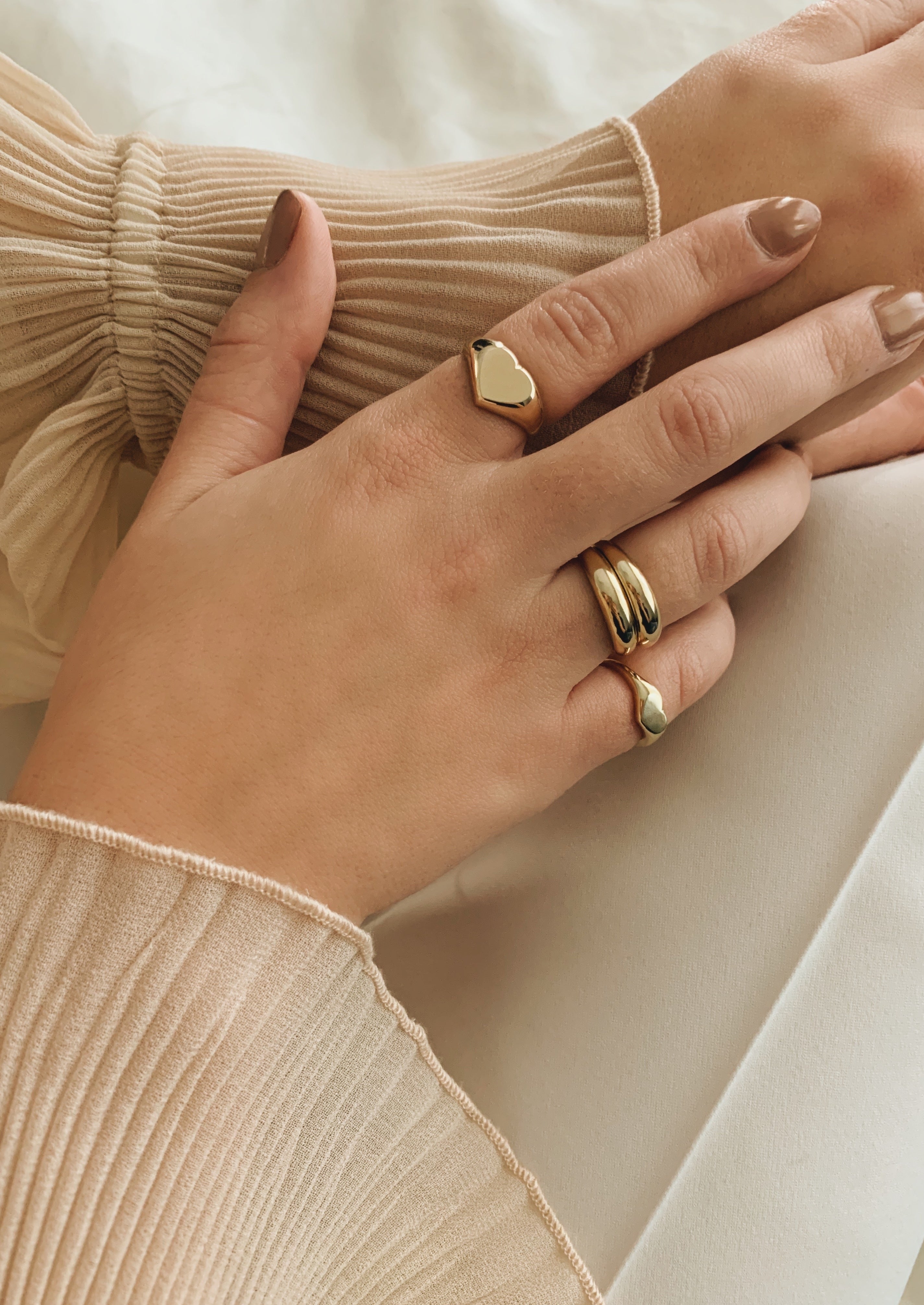 Heart deals signet ring