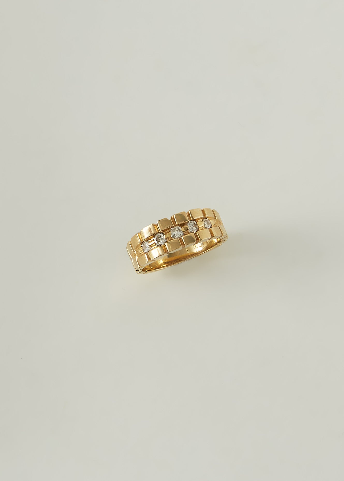 alt="Vintage Five Round Diamond Ring"