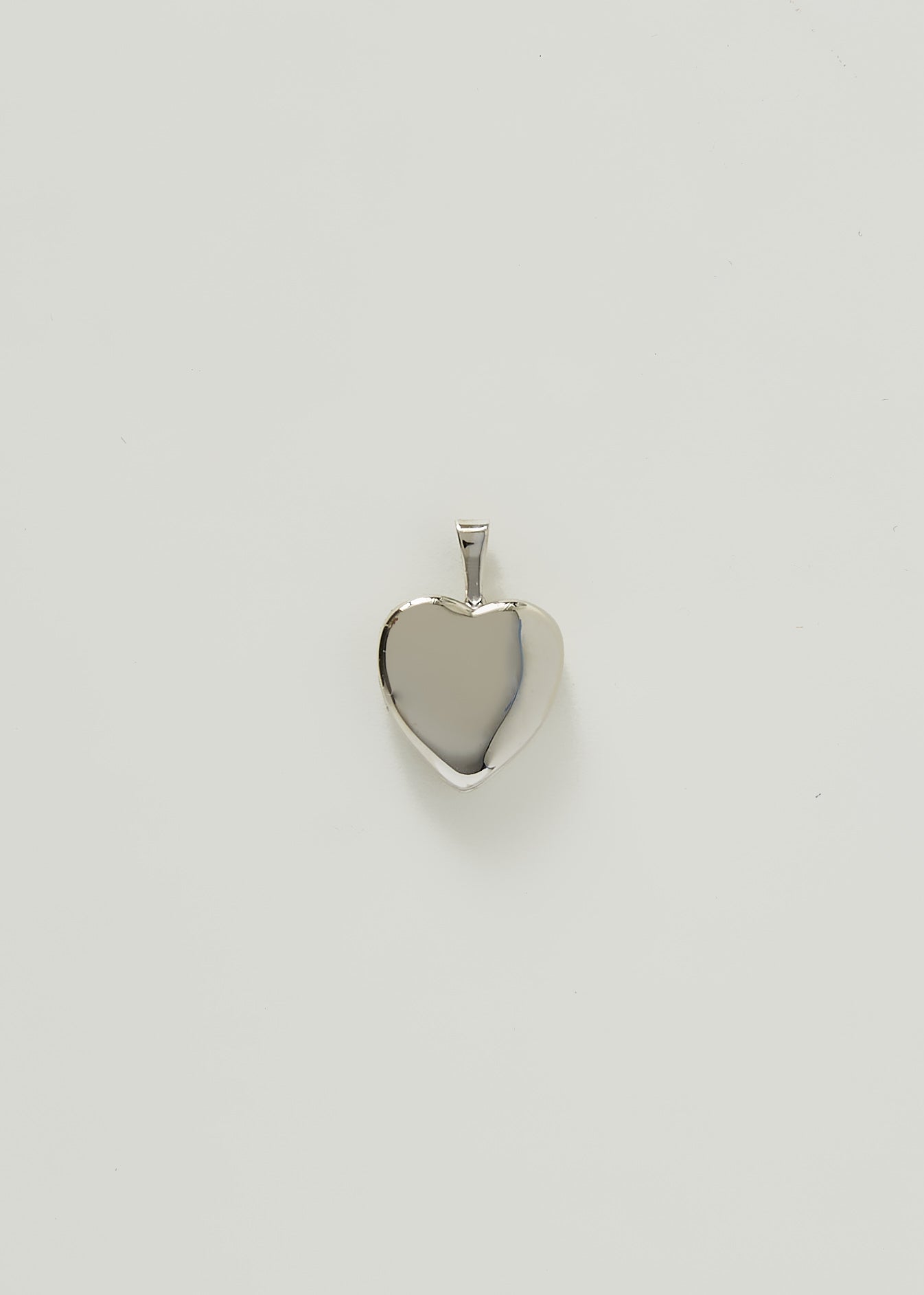 alt="Vintage Sterling Silver Heart Locket I"