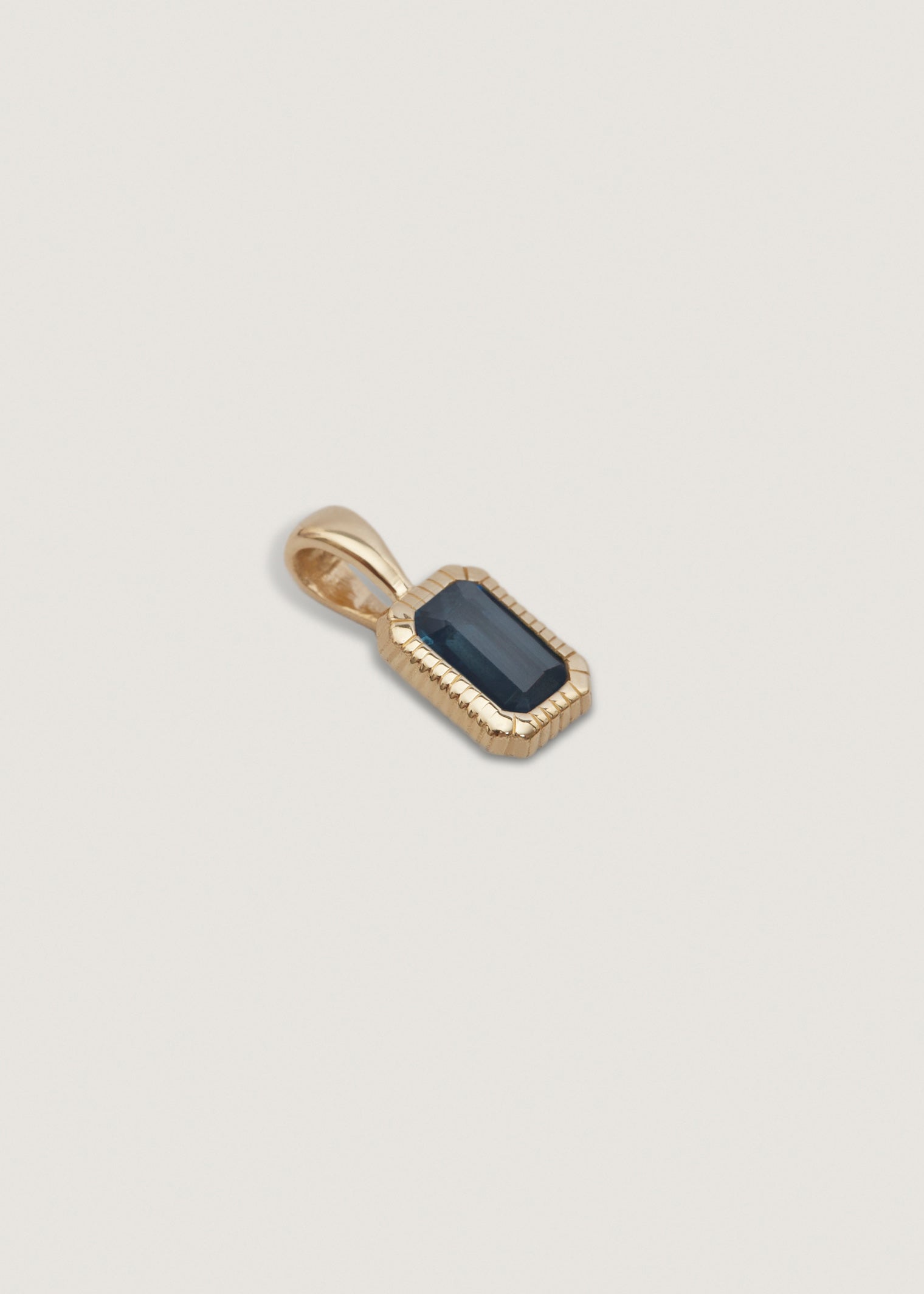 alt="Lyra Baguette Pendant II - Blue Sapphire"