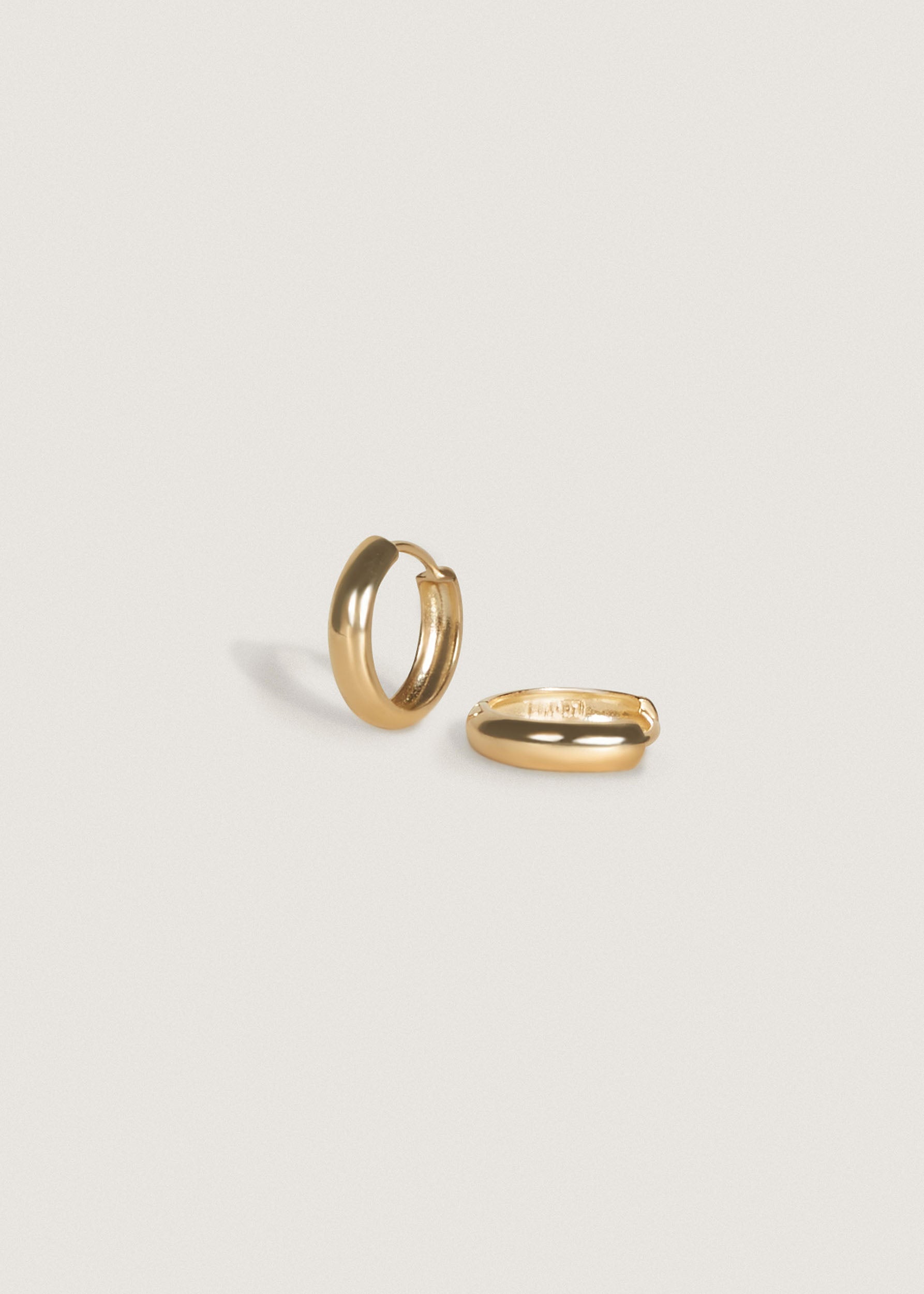 Mini Hoop Huggie Earrings 14k Gold - Kinn