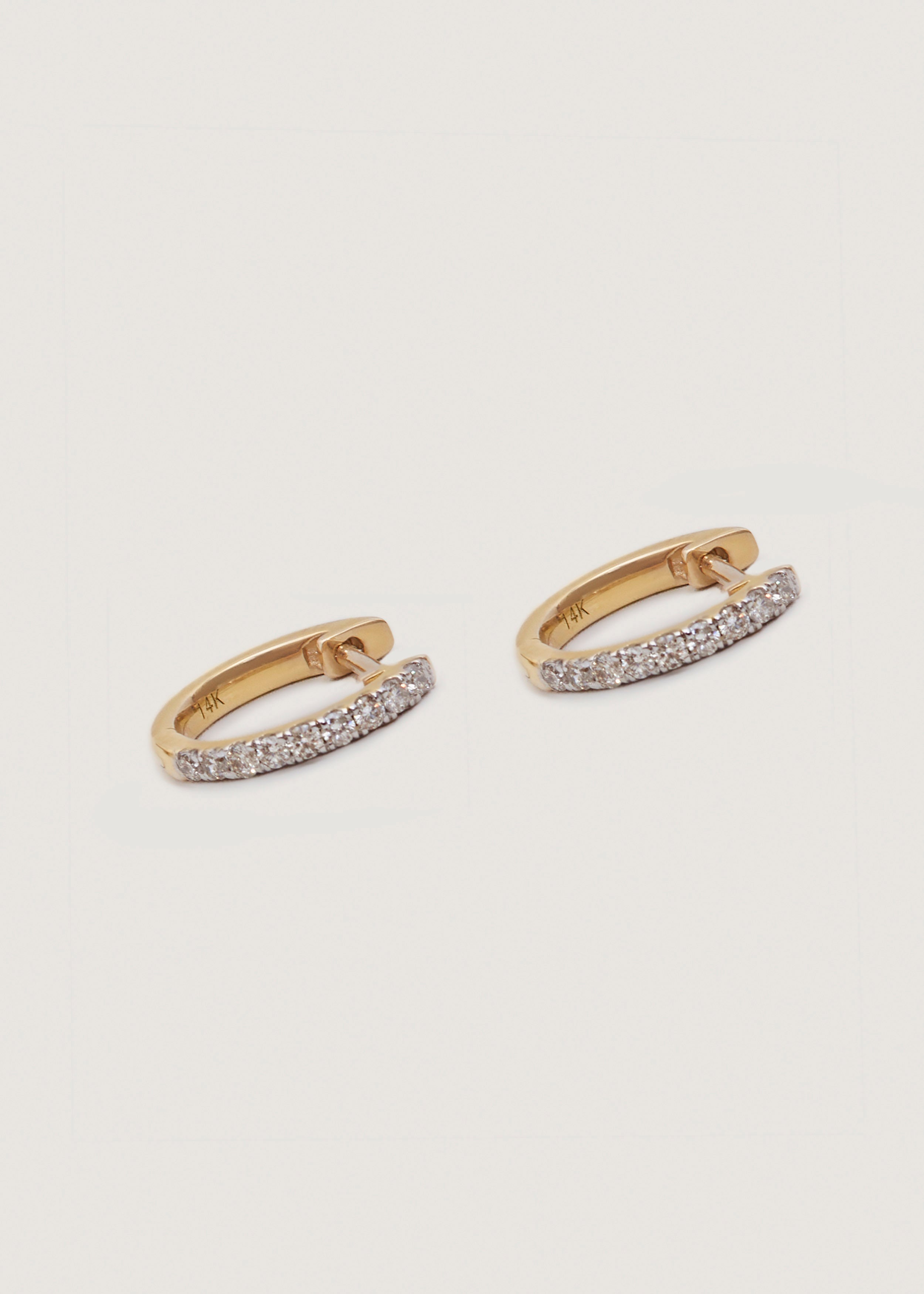 Pavé Huggie Earrings Diamond - Kinn
