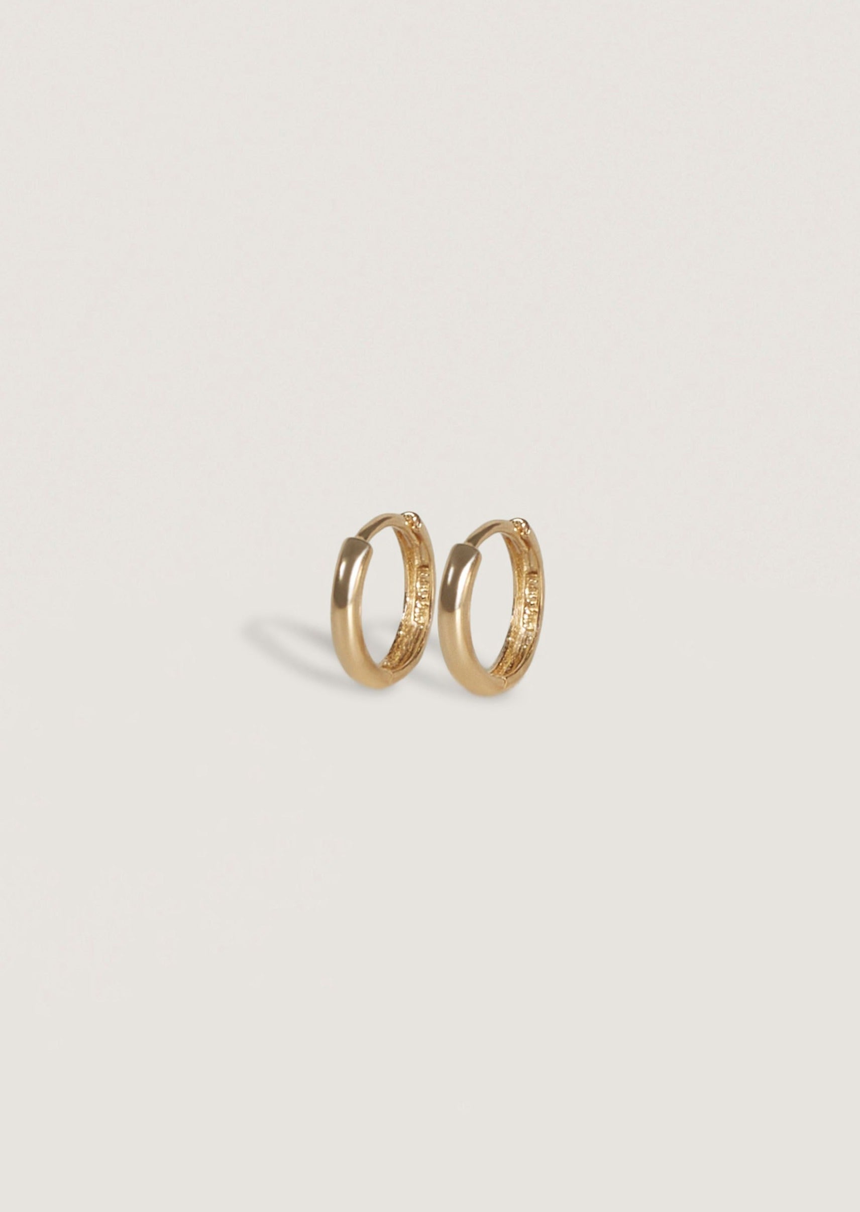 Small Classic Hoop Earrings 14k Gold - Kinn