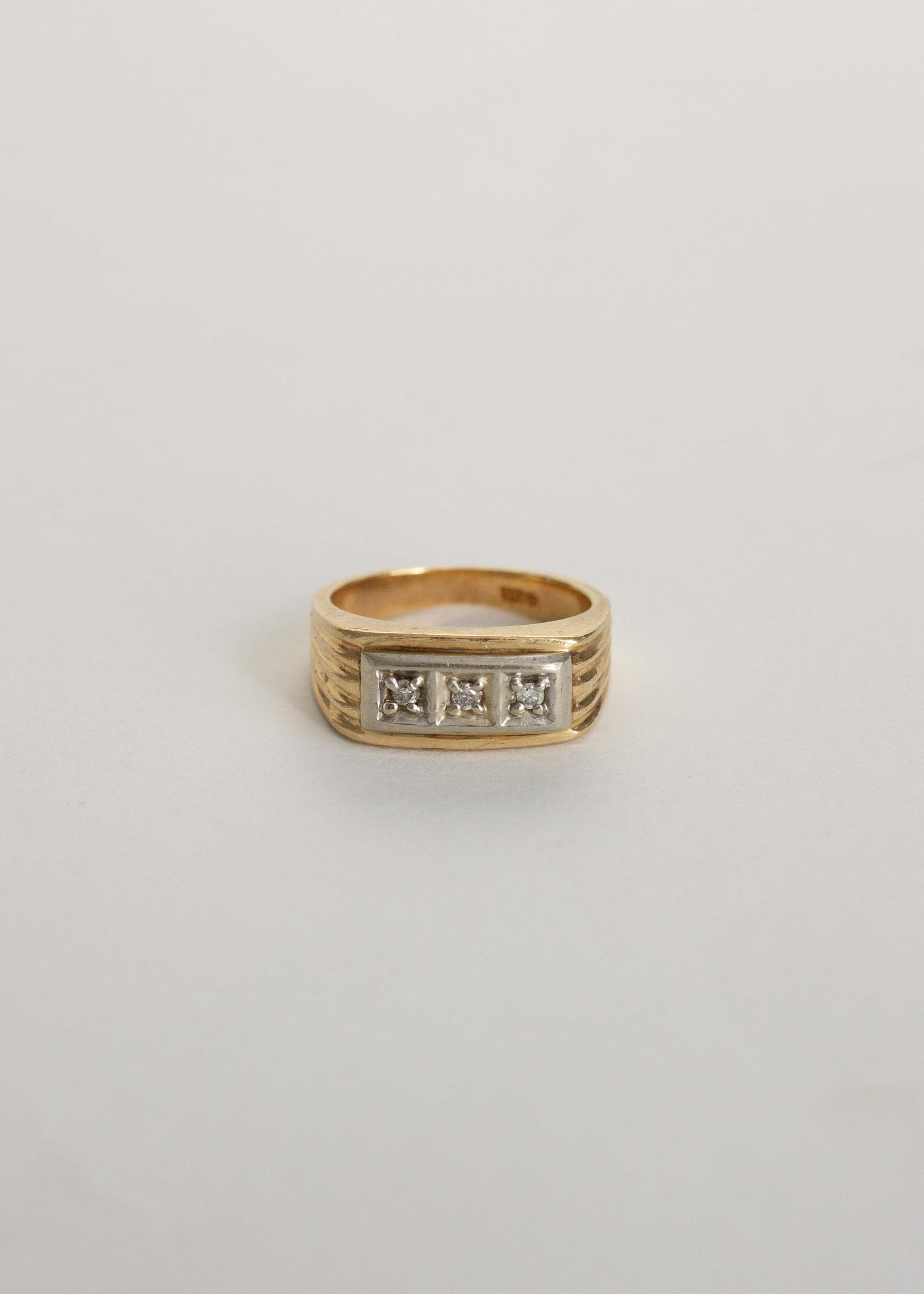 Vintage Three Diamond Ribbed Ring
